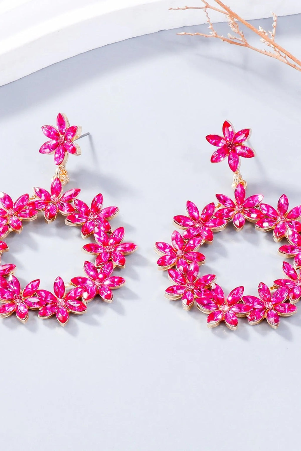 Flower Dangle Earrings: Elegant Statement Jewelry for Every Occasion