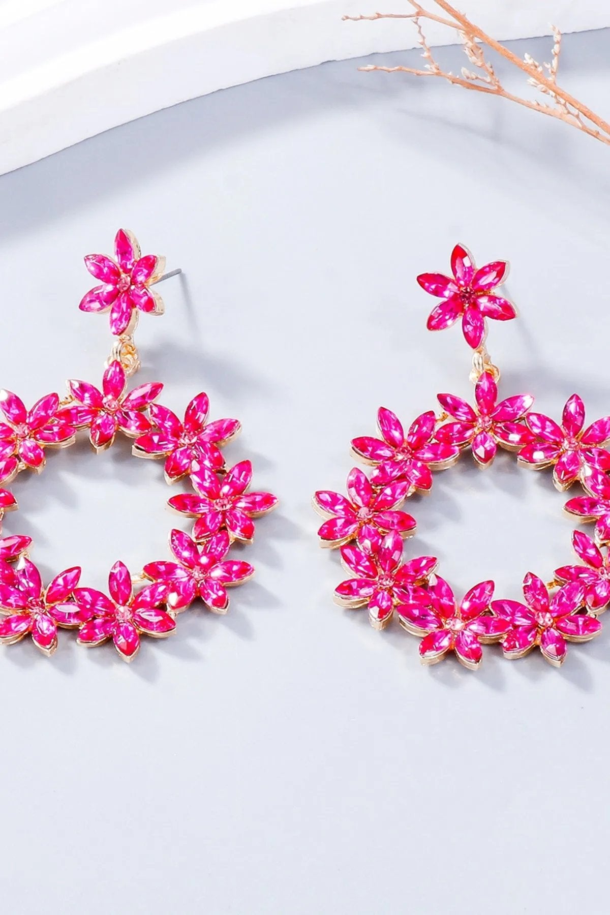 Flower Dangle Earrings: Elegant Statement Jewelry for Every Occasion