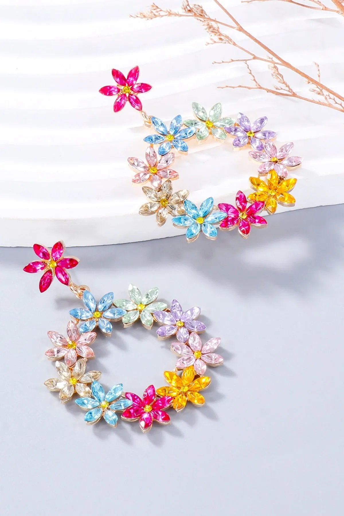 Flower Dangle Earrings: Elegant Statement Jewelry for Every Occasion