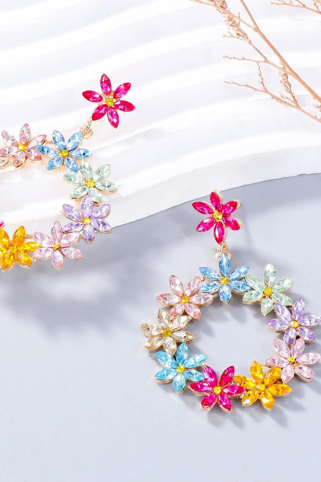 Flower Dangle Earrings: Elegant Statement Jewelry for Every Occasion