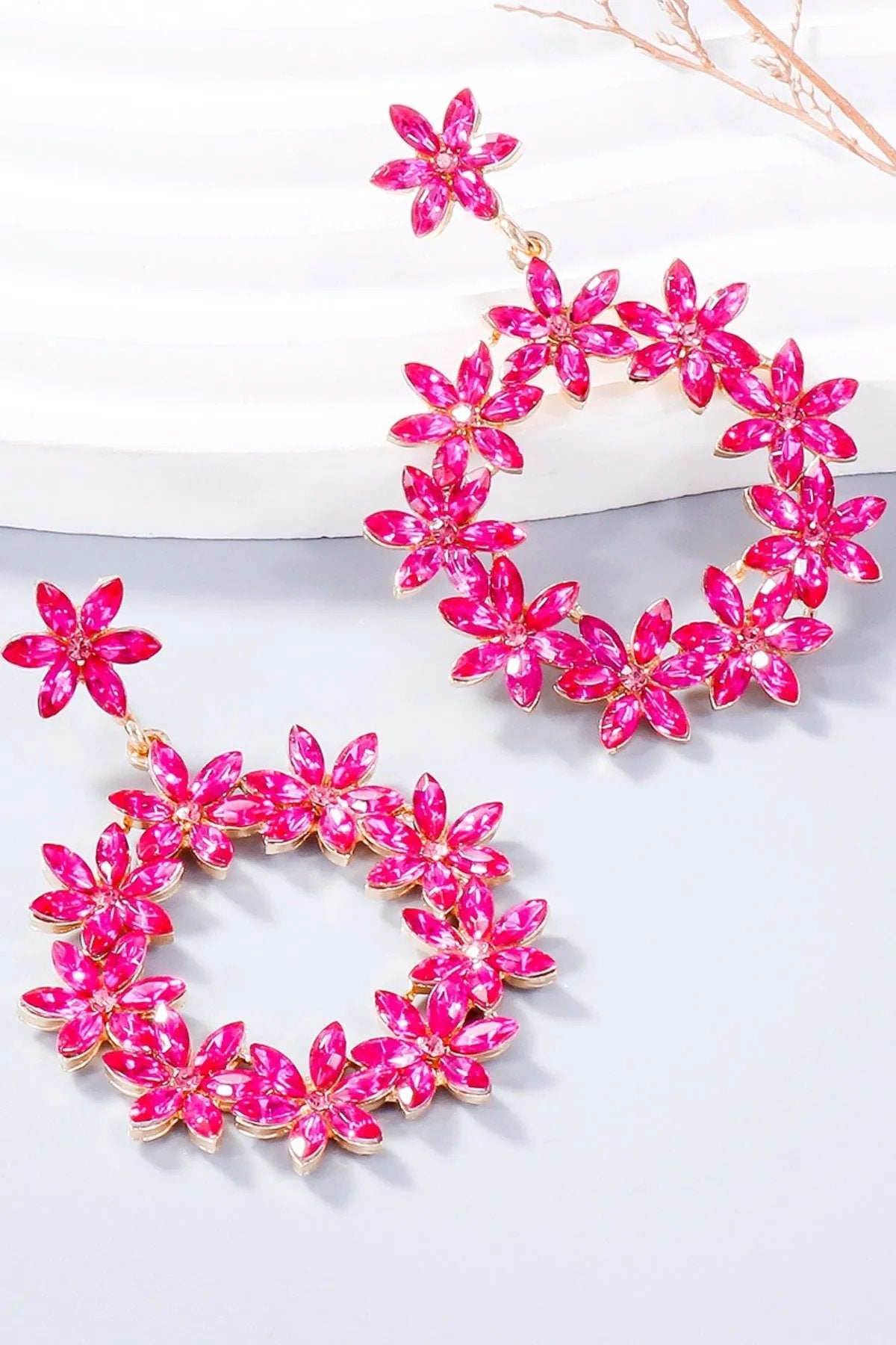 Flower Dangle Earrings: Elegant Statement Jewelry for Every Occasion