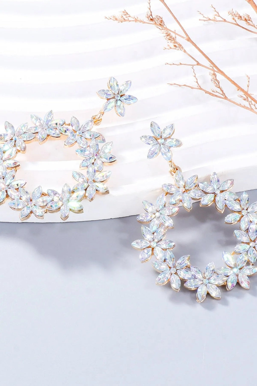 Flower Dangle Earrings: Elegant Statement Jewelry for Every Occasion
