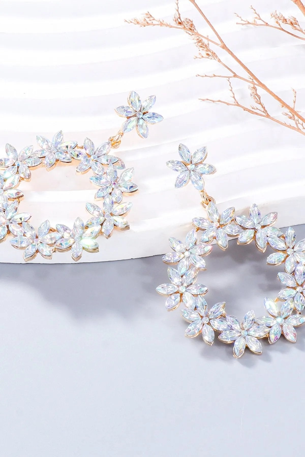 Flower Dangle Earrings: Elegant Statement Jewelry for Every Occasion