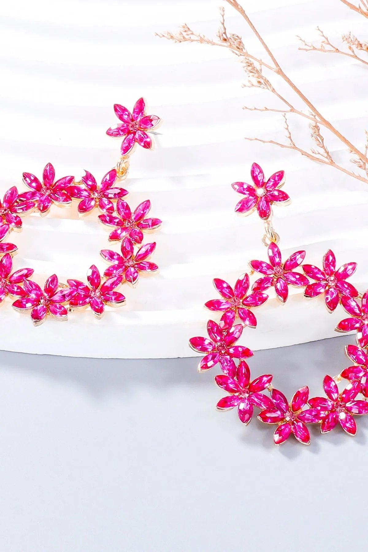 Flower Dangle Earrings: Elegant Statement Jewelry for Every Occasion
