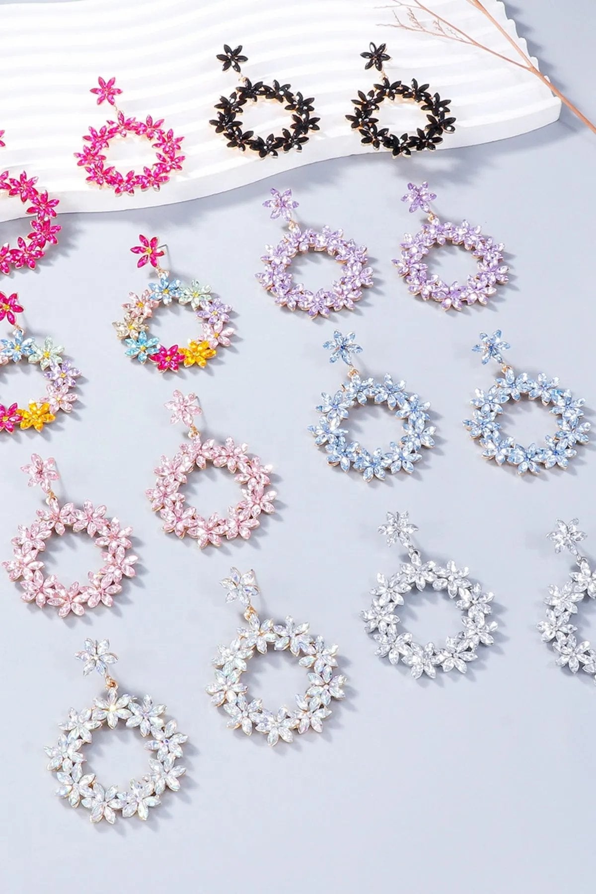 Flower Dangle Earrings: Elegant Statement Jewelry for Every Occasion