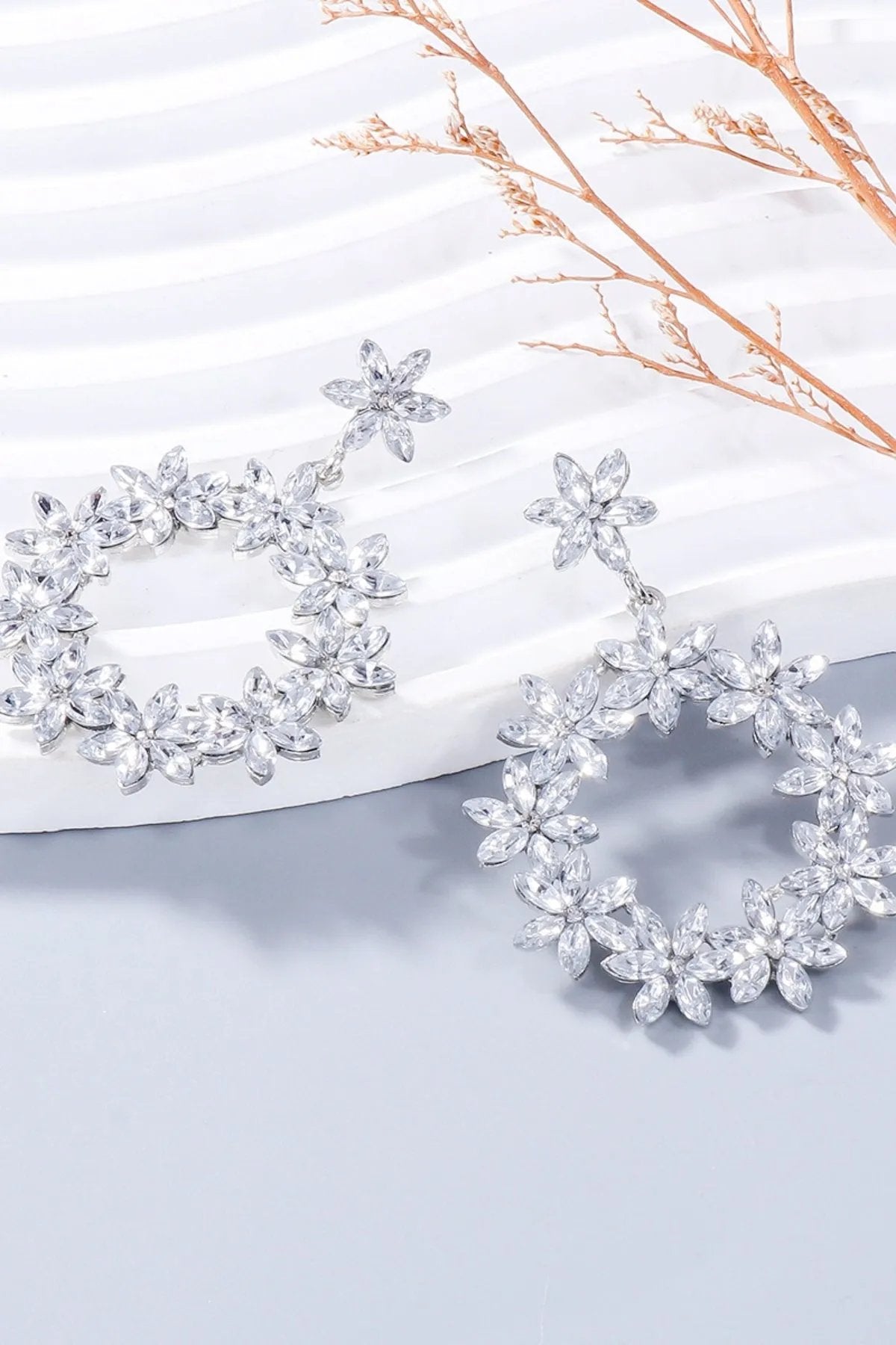 Flower Dangle Earrings: Elegant Statement Jewelry for Every Occasion