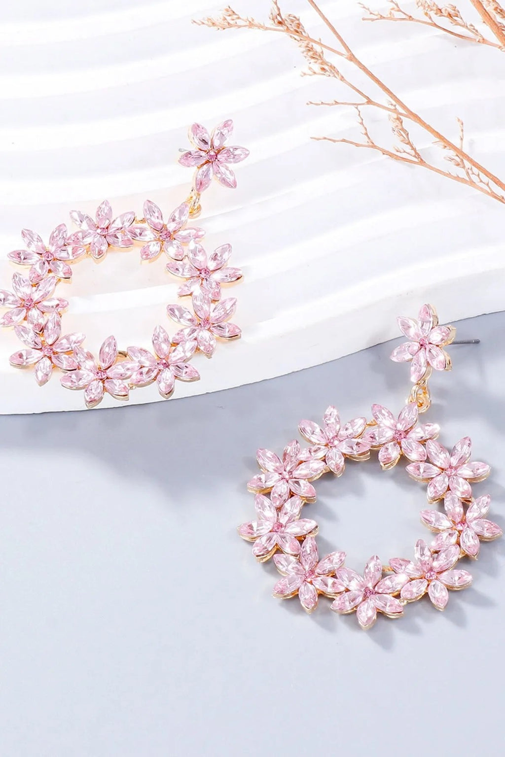 Flower Dangle Earrings: Elegant Statement Jewelry for Every Occasion