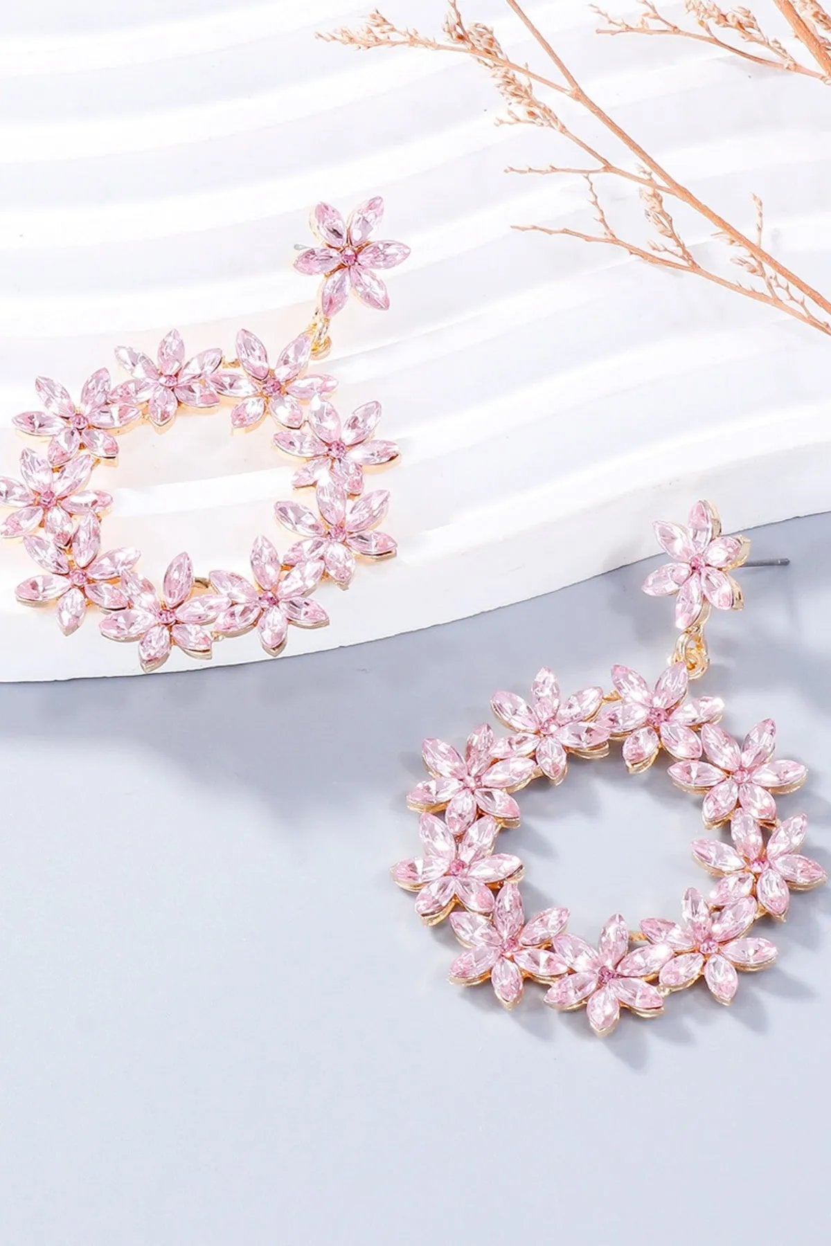 Flower Dangle Earrings: Elegant Statement Jewelry for Every Occasion