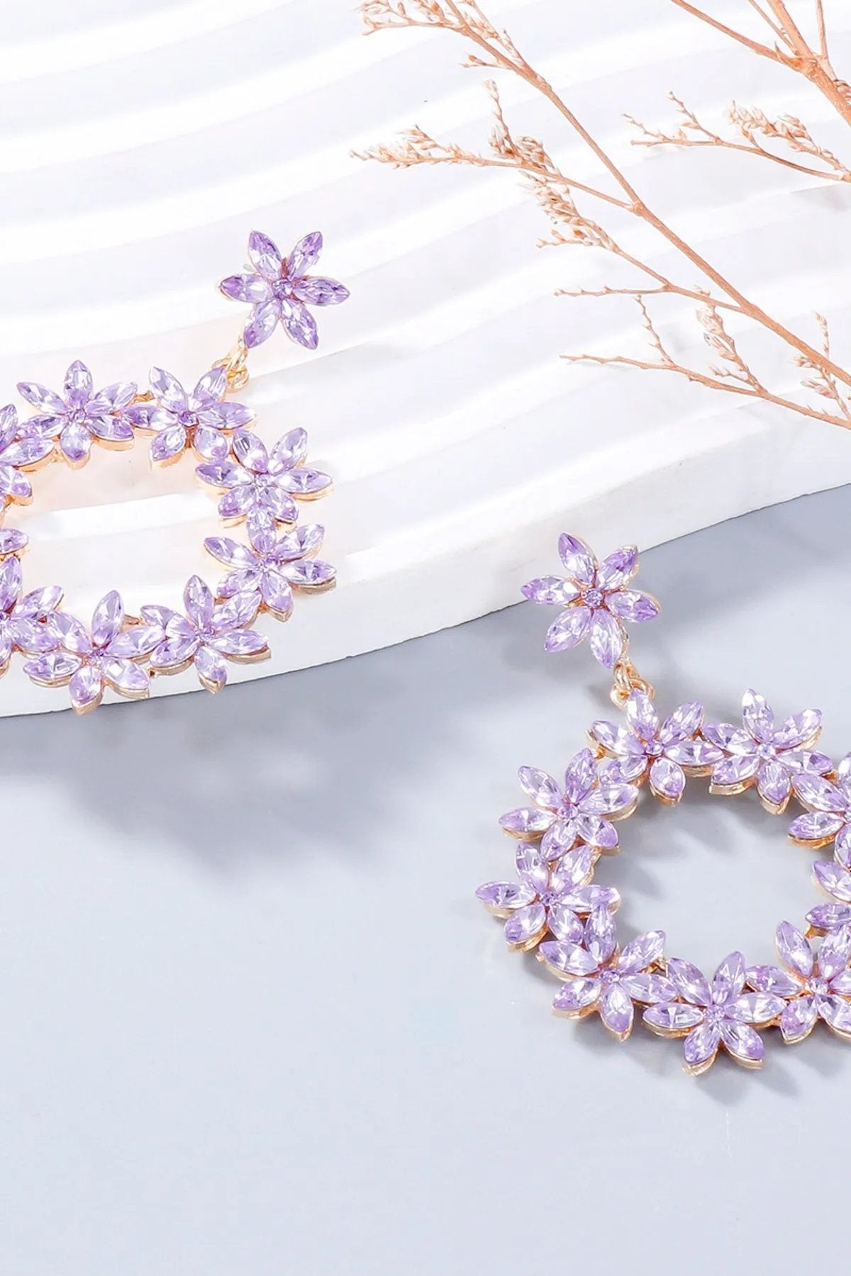 Flower Dangle Earrings: Elegant Statement Jewelry for Every Occasion