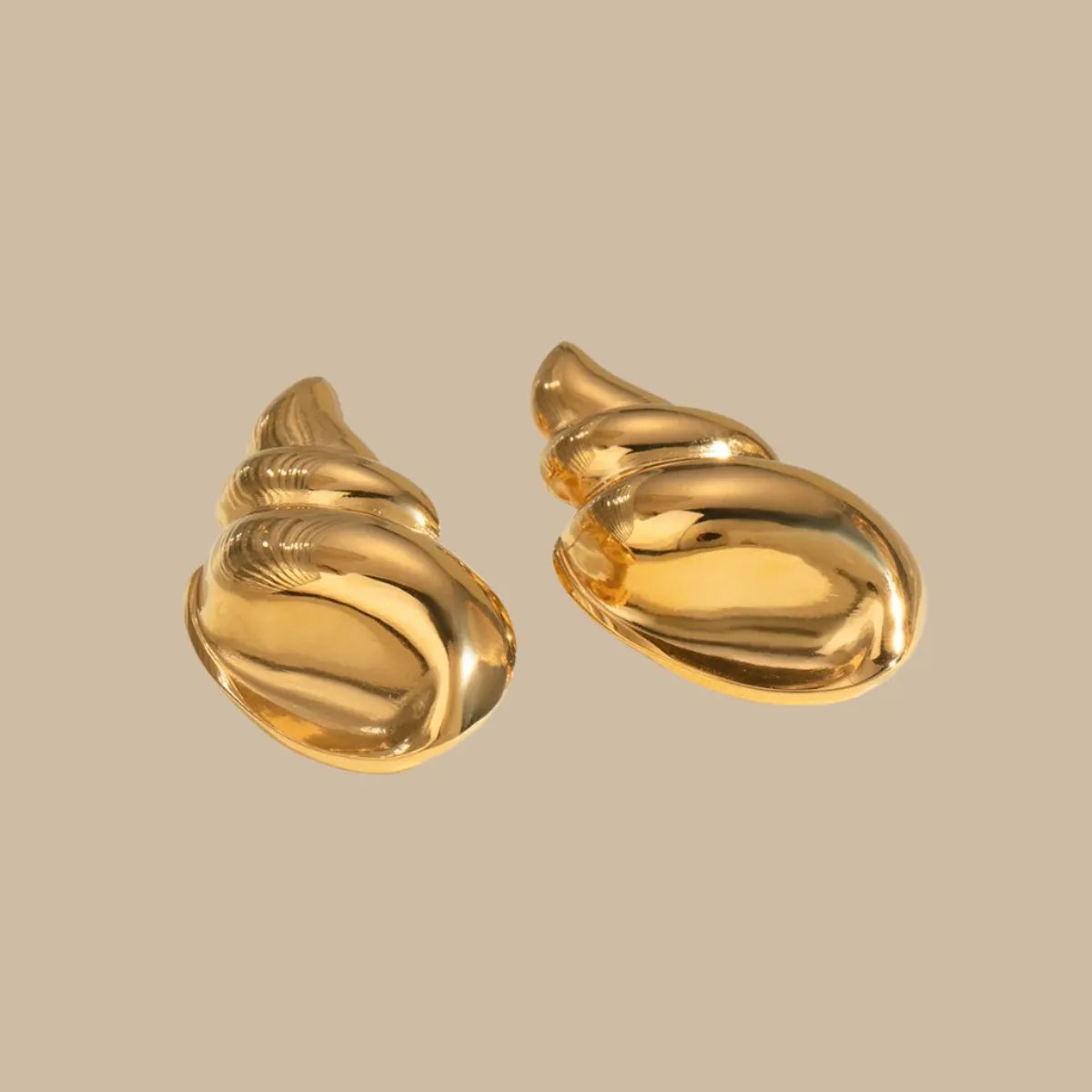 Gold Scallop Earrings for Classic & Versatile Style
