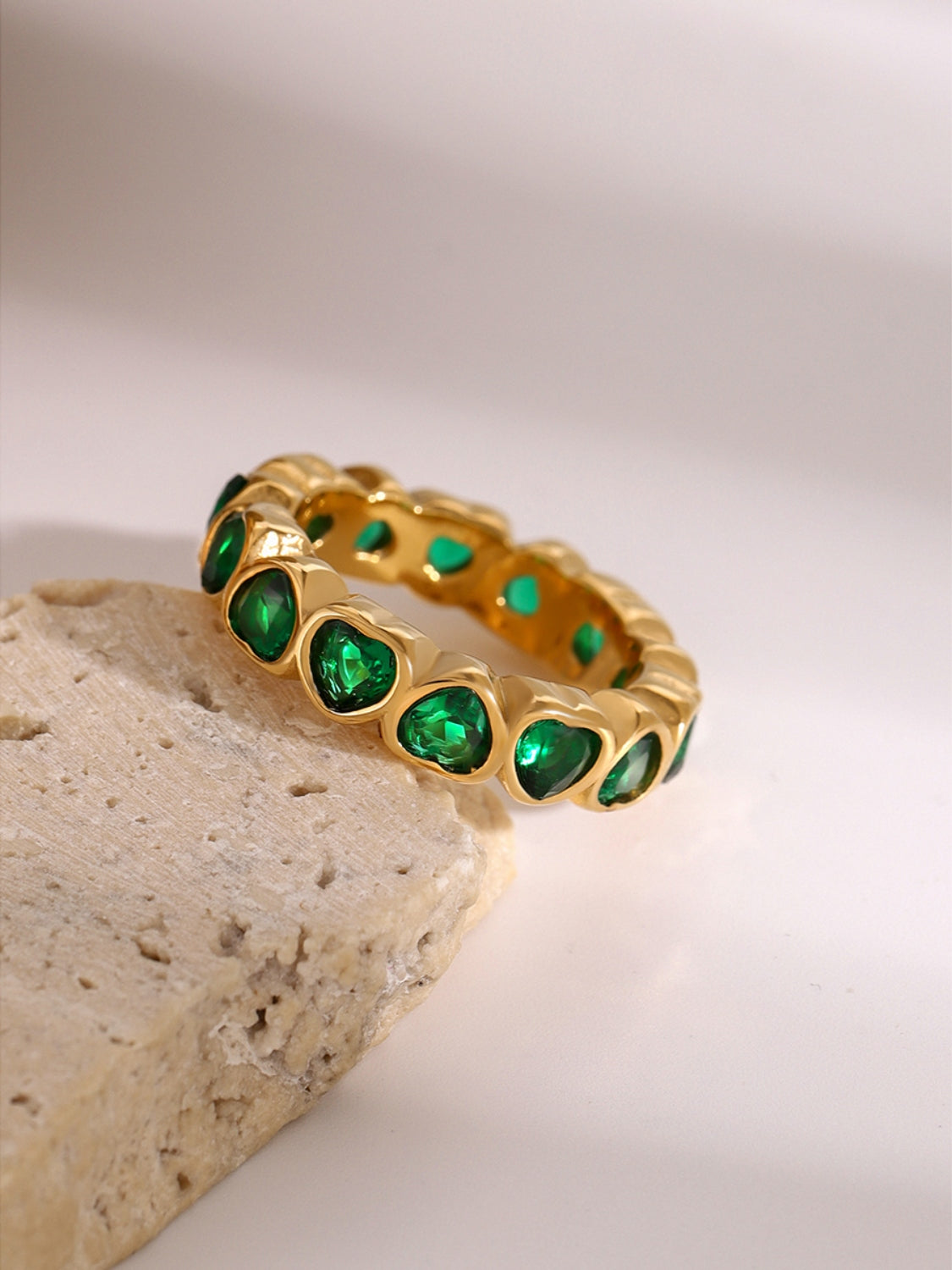 Green CZ Heart Ring - Gold Plated Elegance Jewelry Bubble