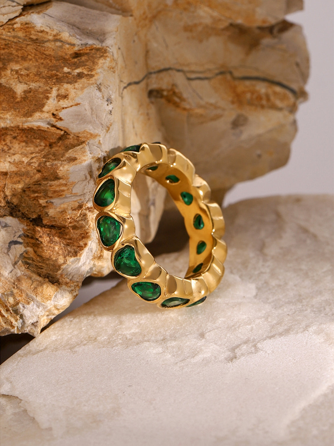 Green CZ Heart Ring - Gold Plated Elegance Jewelry Bubble