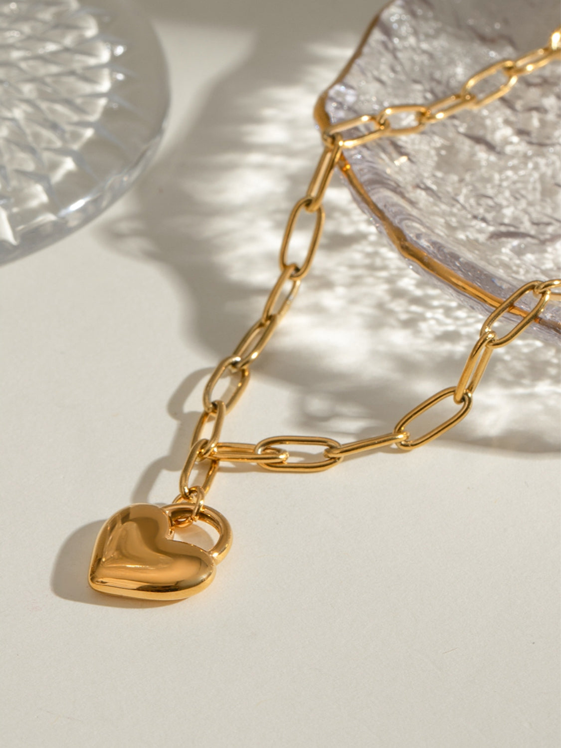 Heart Charm Chain Necklace: A Statement Piece for Every Occasion Jewelry Bubble