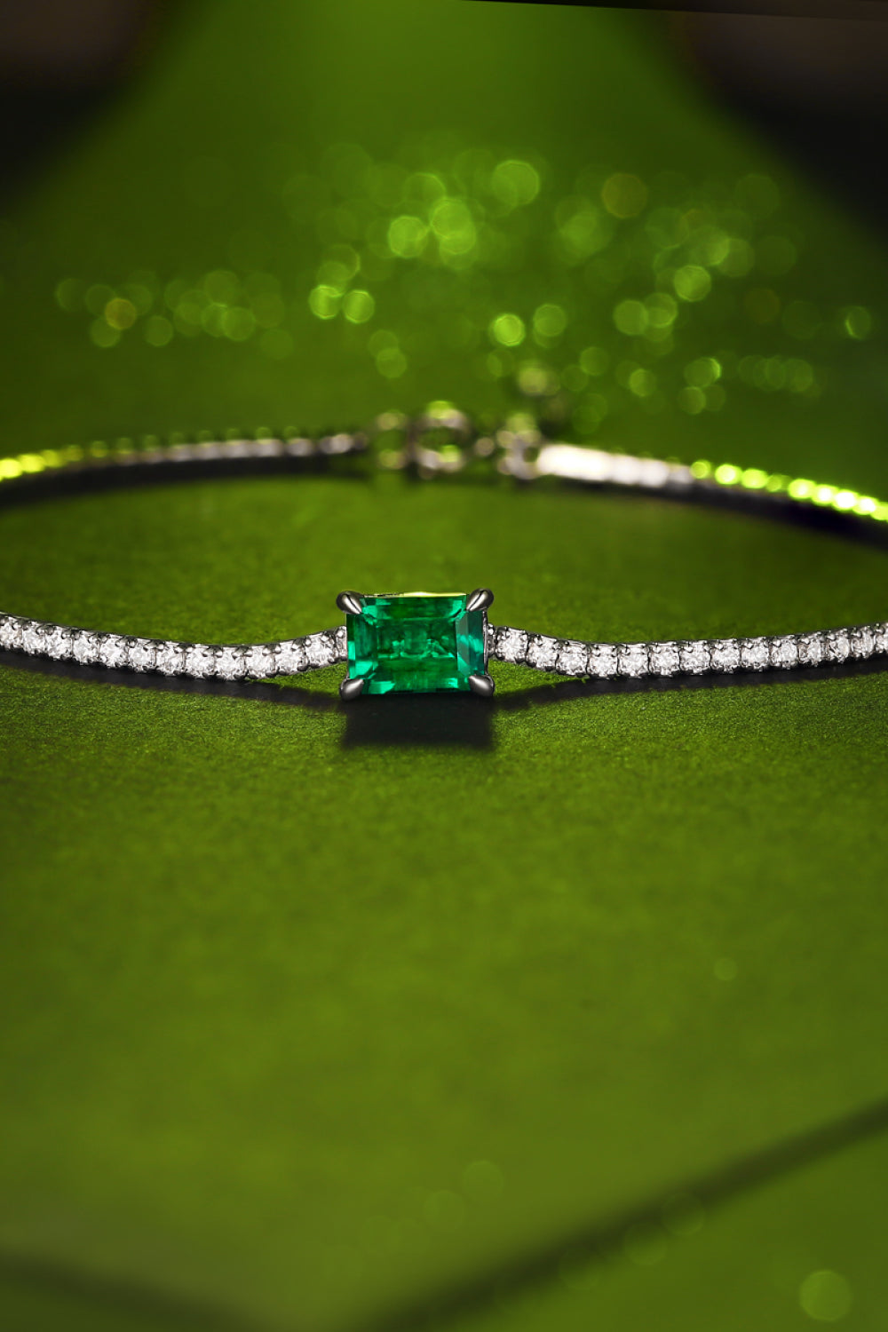 Lab-Grown Emerald Tennis Bracelet with Platinum-Plated Sterling Silver Jewelry Bubble