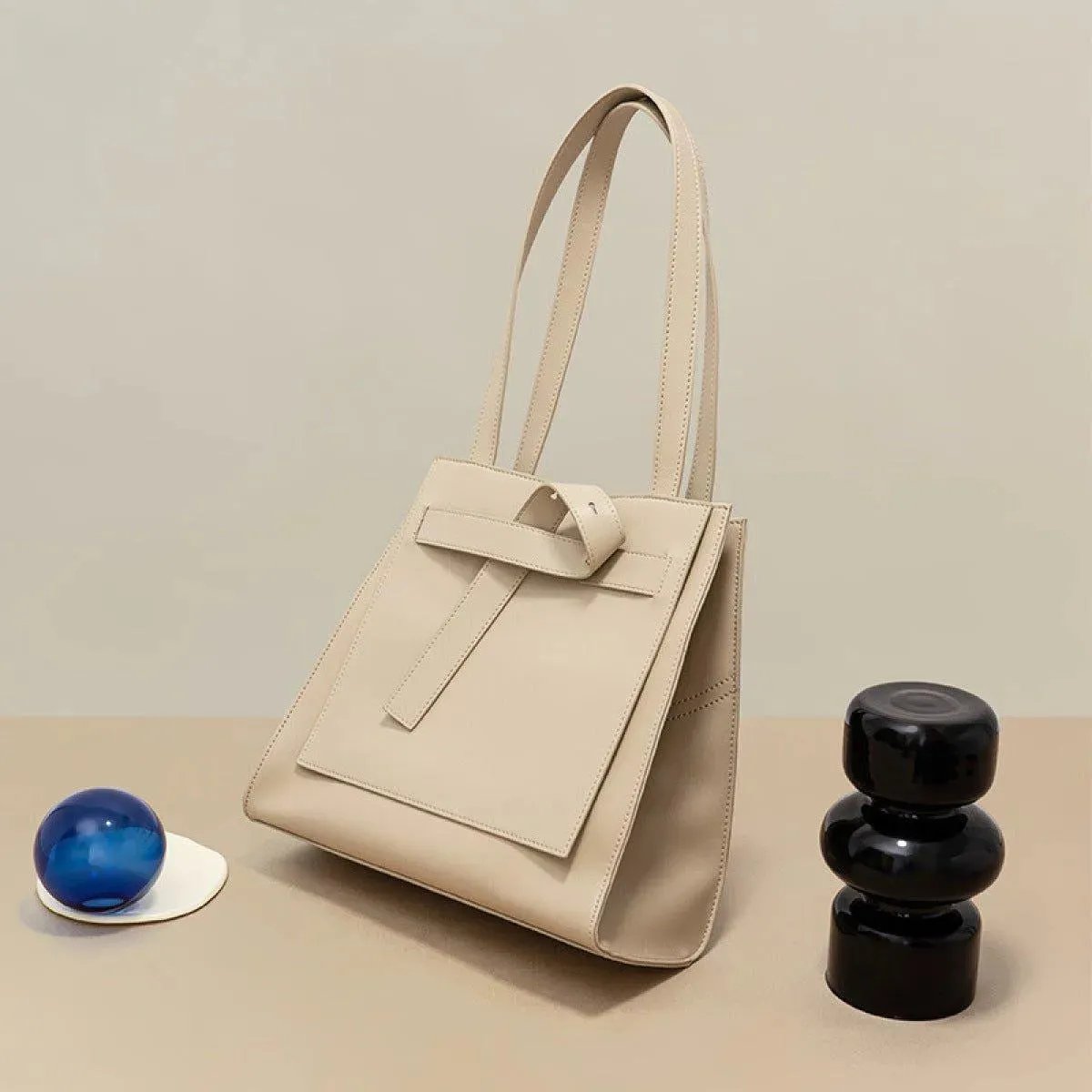 Large-Capacity Faux Leather Tote Bag With Magnetic Buckle