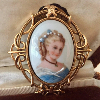 Limited Edition Berebi Limoges Porcelain Portrait Brooch Jewelry Bubble