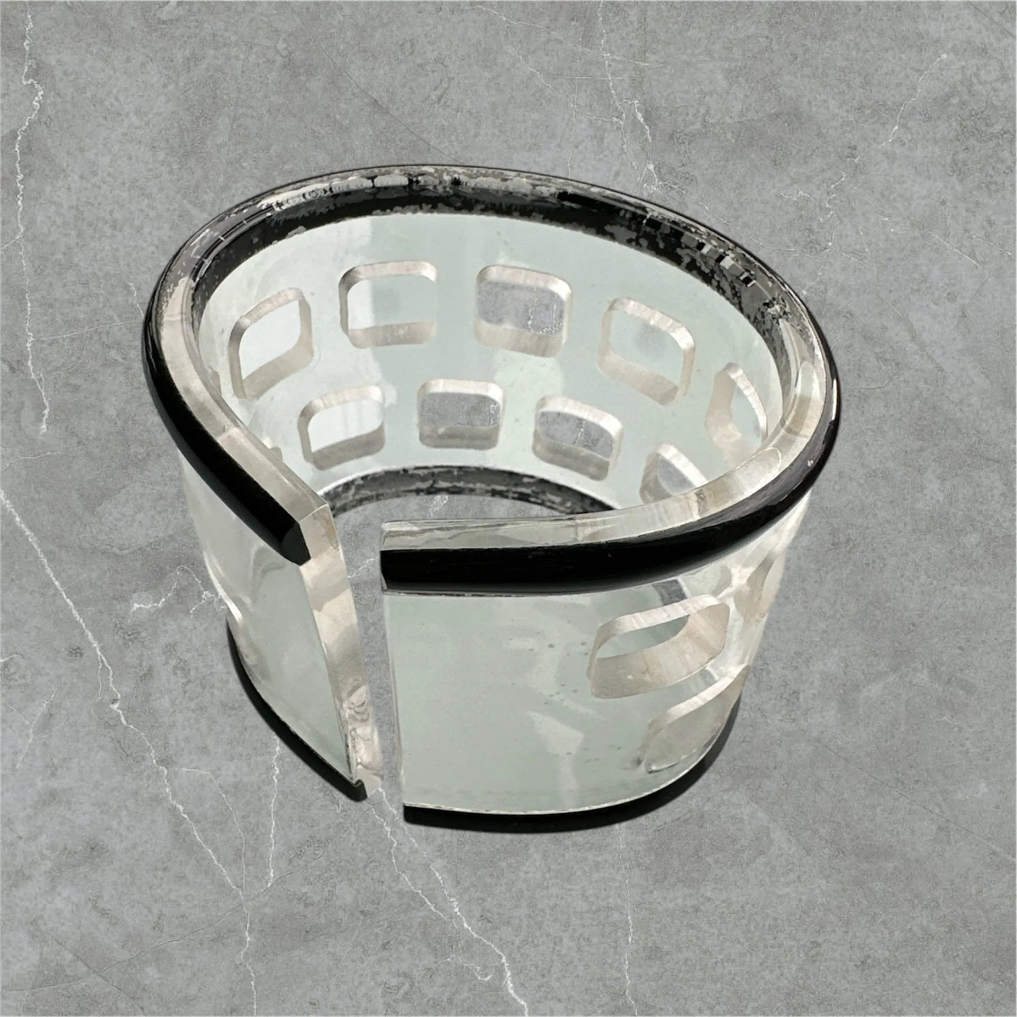Vintage Acrylic Open-Cuff Bracelet for Women - Checkerboard Design