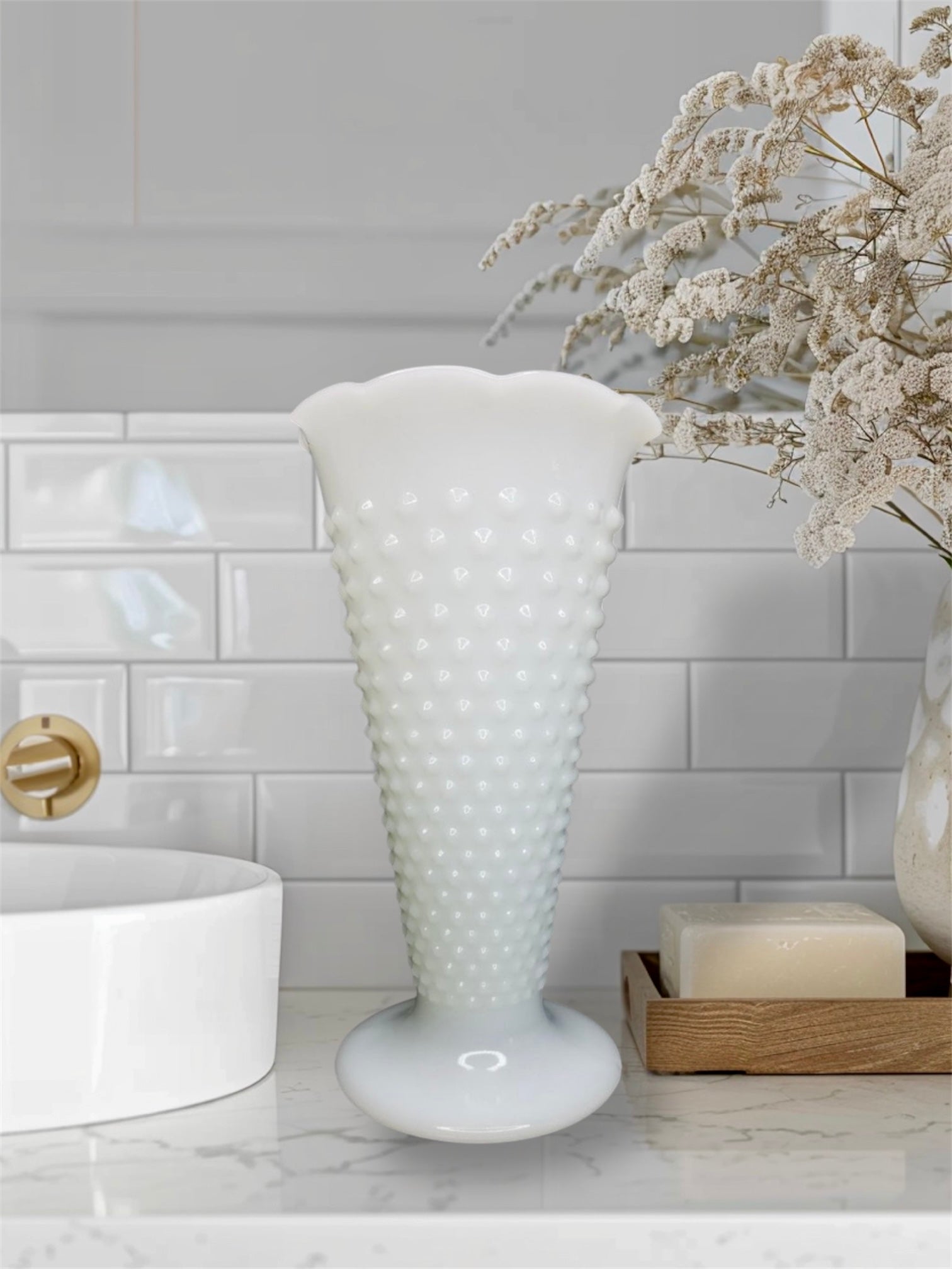 Vintage Anchor Hocking Hobnail Milk Glass Vase, Mid-Century Modern Home Décor – Trumpet Shape with Scalloped Rim Jewelry Bubble