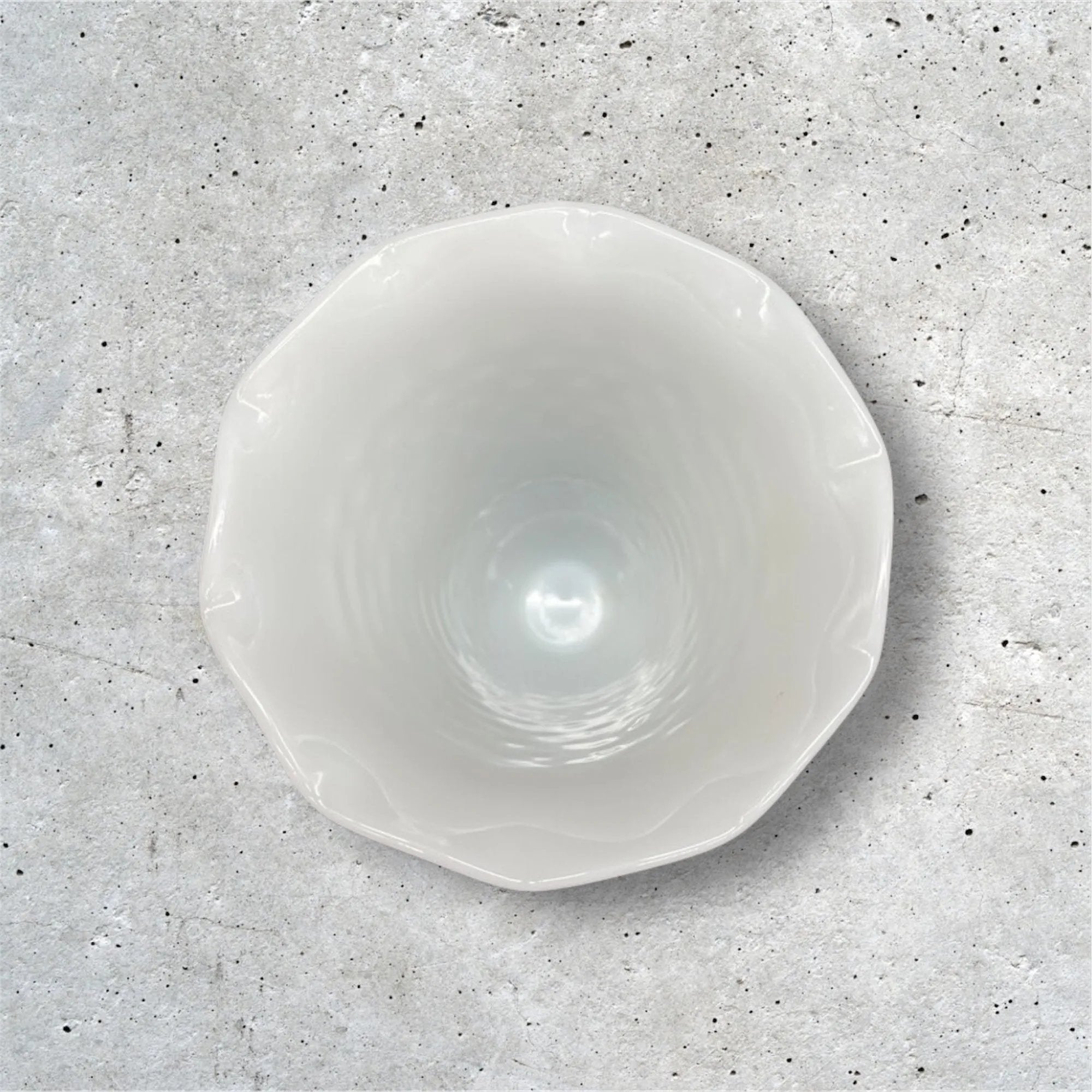 Vintage Anchor Hocking Hobnail Milk Glass Vase, Mid-Century Modern Home Décor – Trumpet Shape with Scalloped Rim