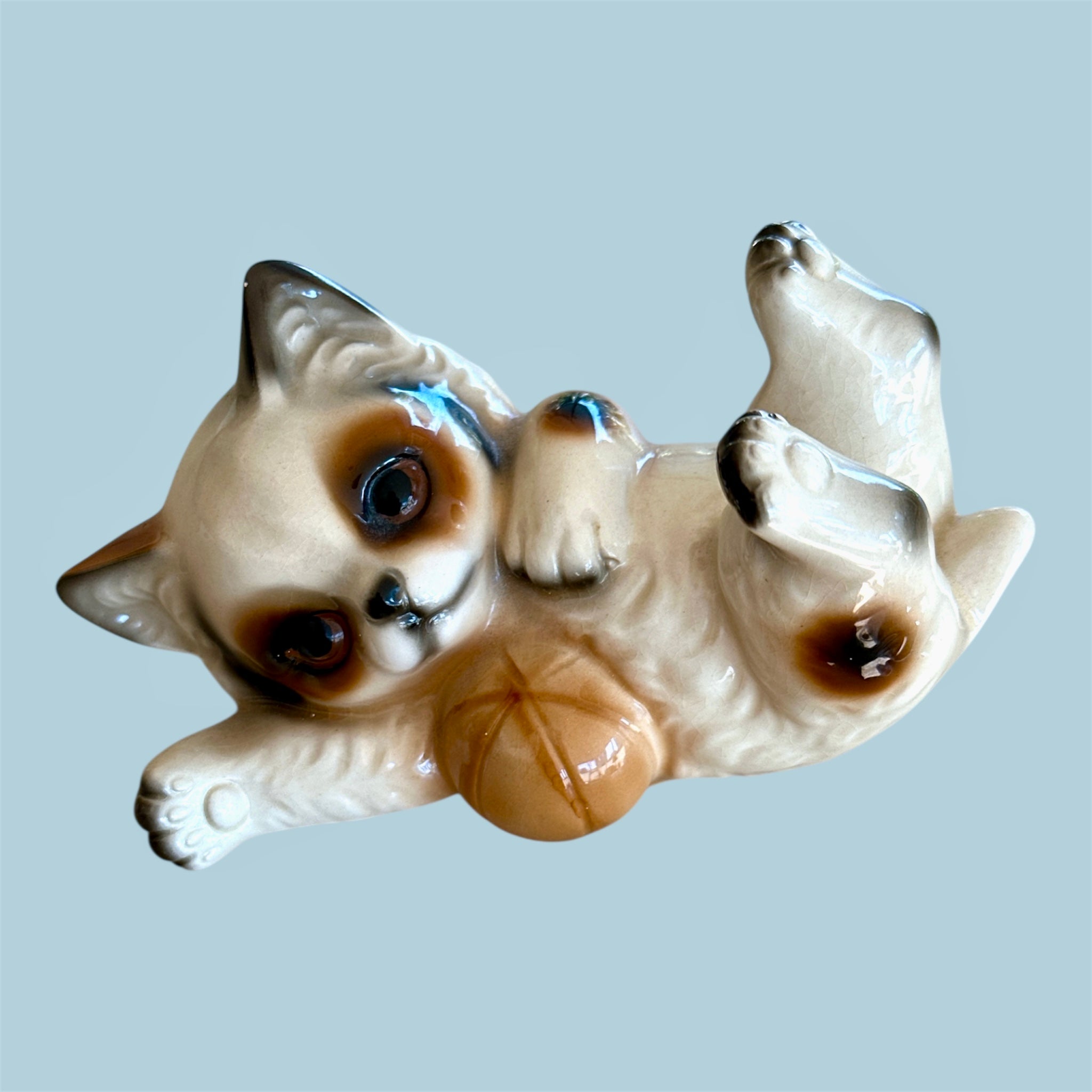 Adorable Vintage Ceramic Cat Figurine