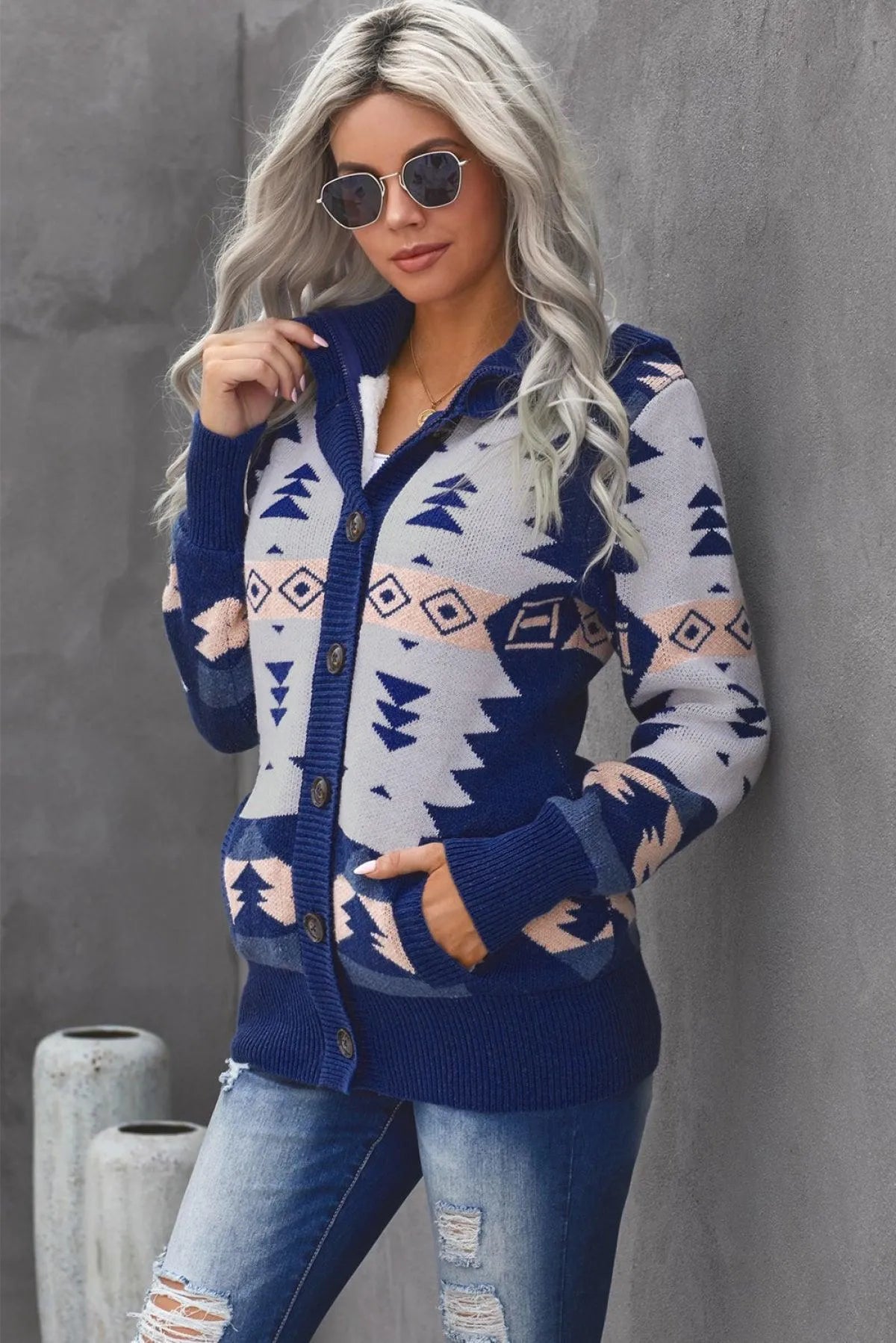 Retro-inspired Button-up Sweater for Women Jewelry Bubble