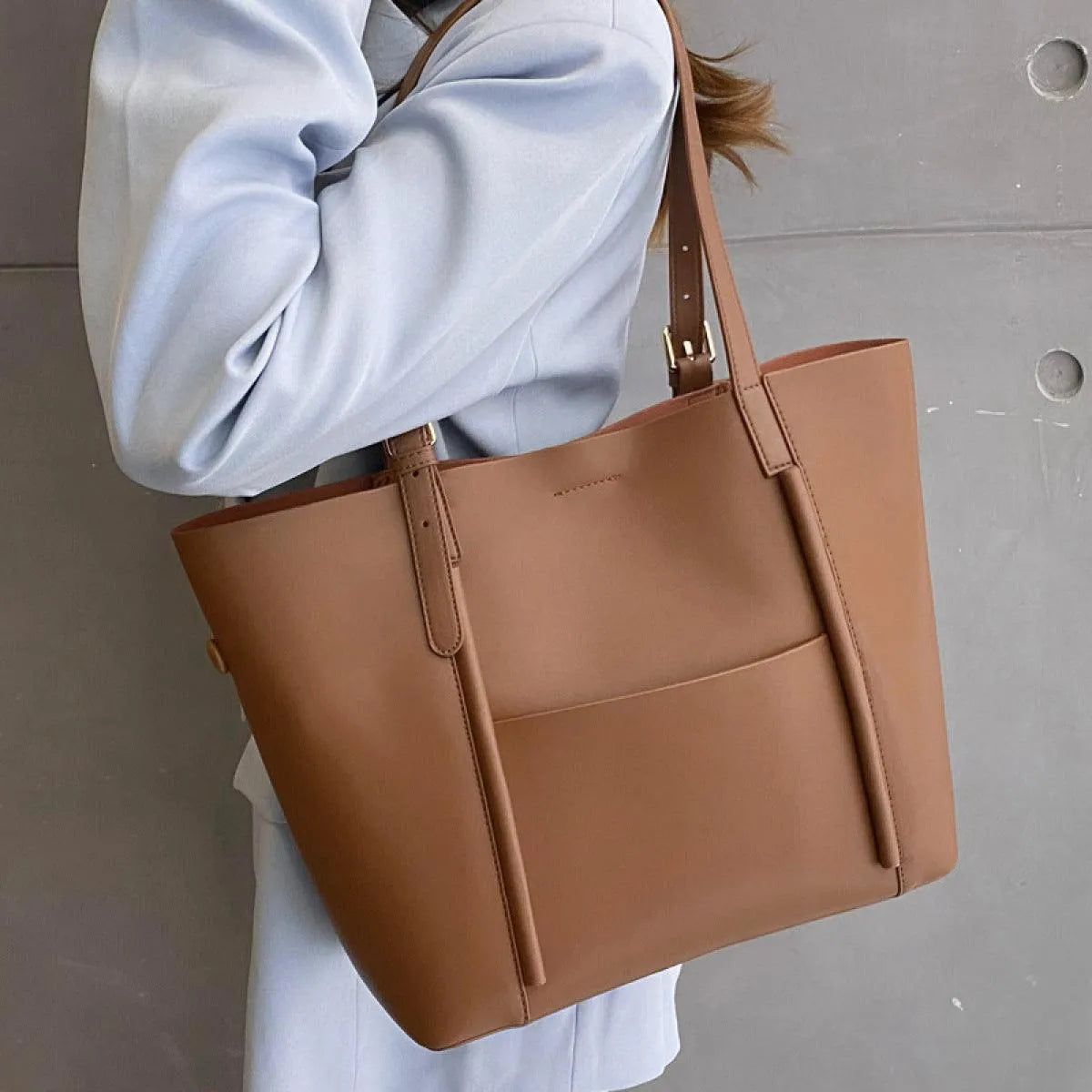 Stay Fashionable While Carrying Everything You Need With Our High Capacity Tote Shoulder Bag With Zipper Jewelry Bubble