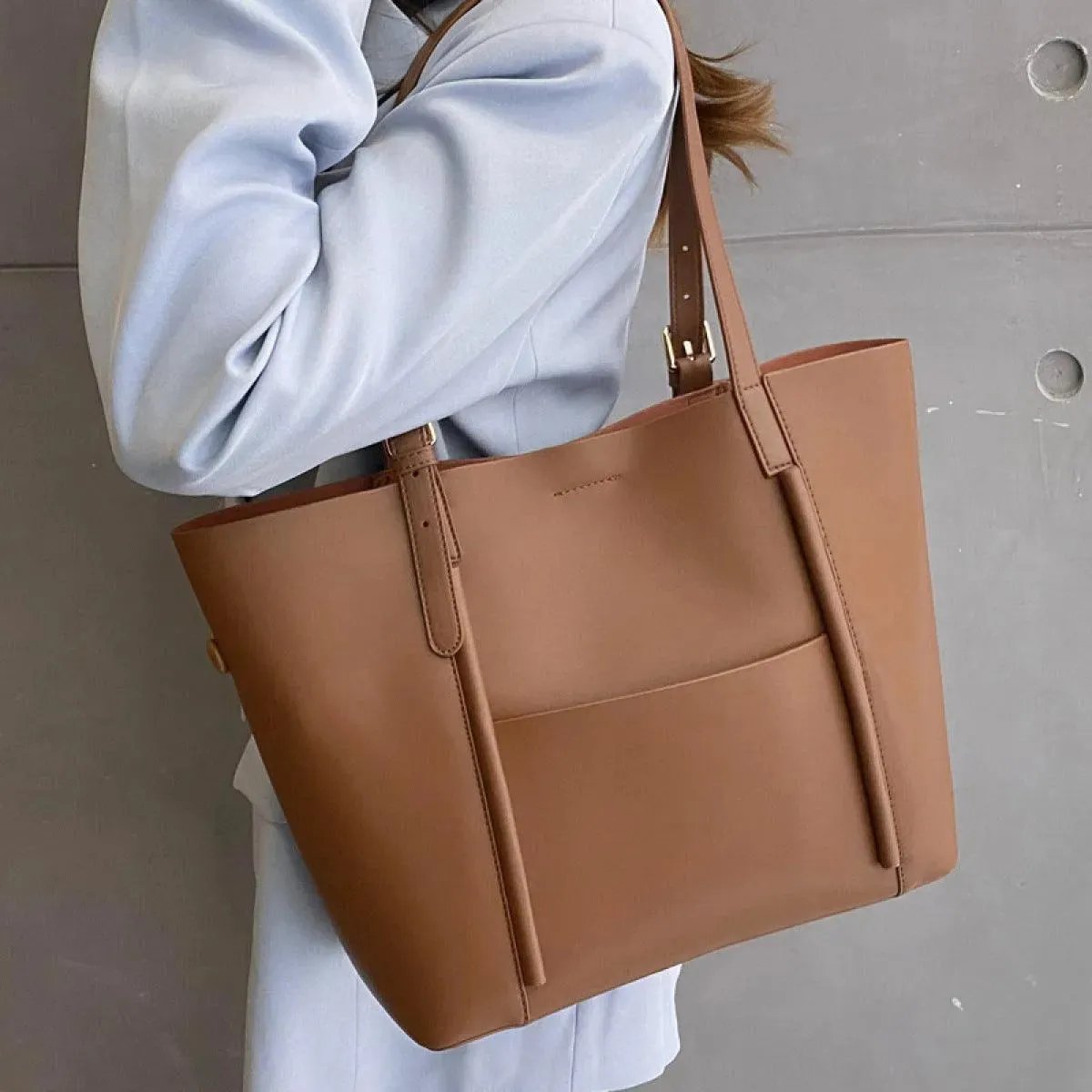 Stay Fashionable While Carrying Everything You Need With Our High Capacity Tote Shoulder Bag With Zipper