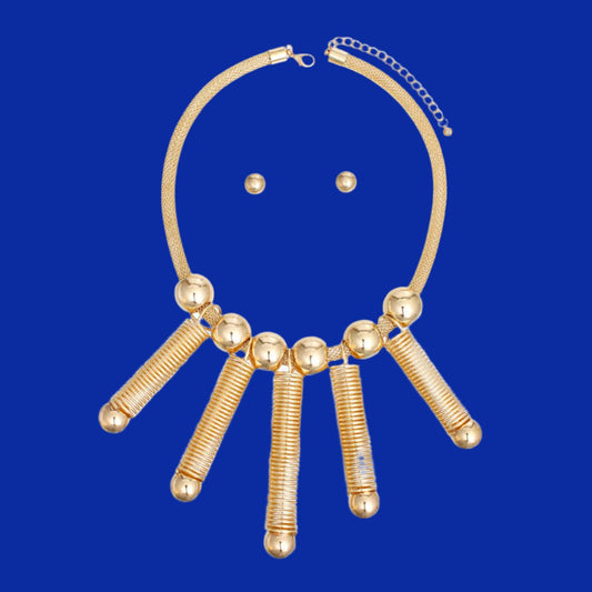 Striking Gold Statement Necklace with Modern Geometric Design - Perfect for Special Occasions Jewelry Bubble