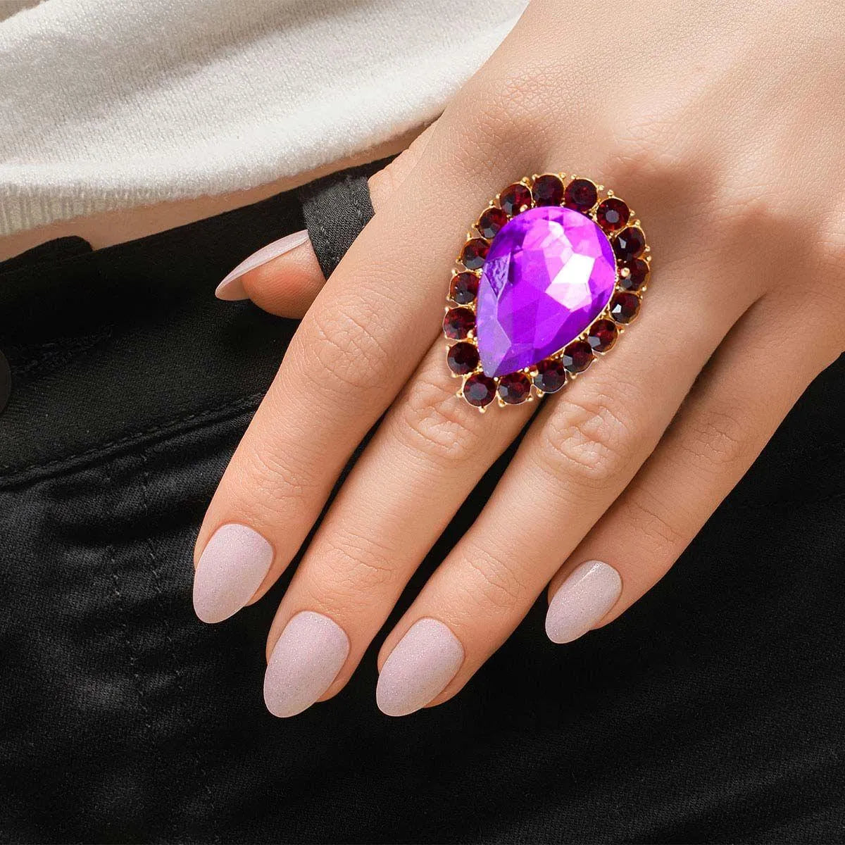 Stunning Purple Teardrop Cocktail Ring: A Stylish Statement Piece Jewelry Bubble