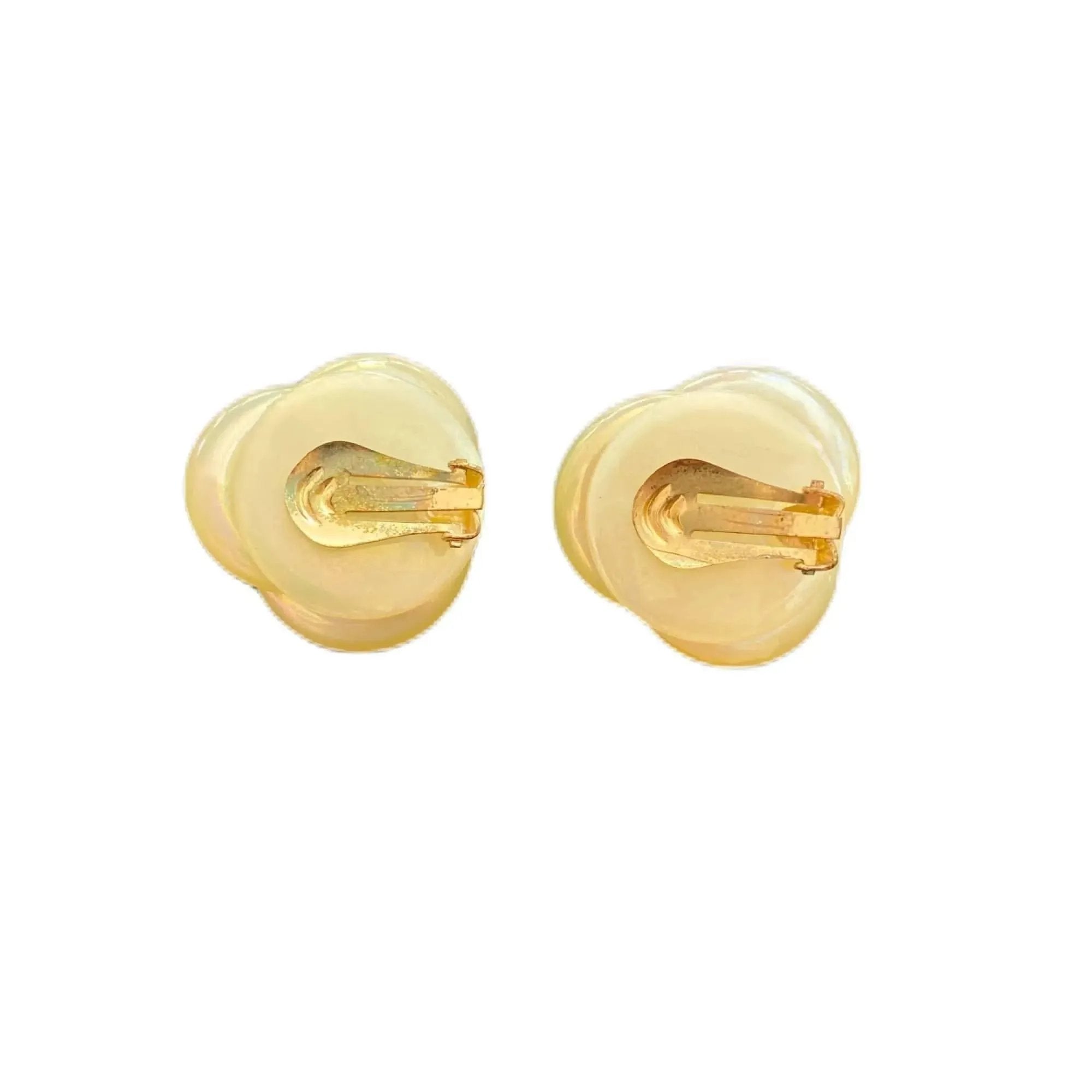 Vintage Pearlized Plastic Flower Clip On Earrings