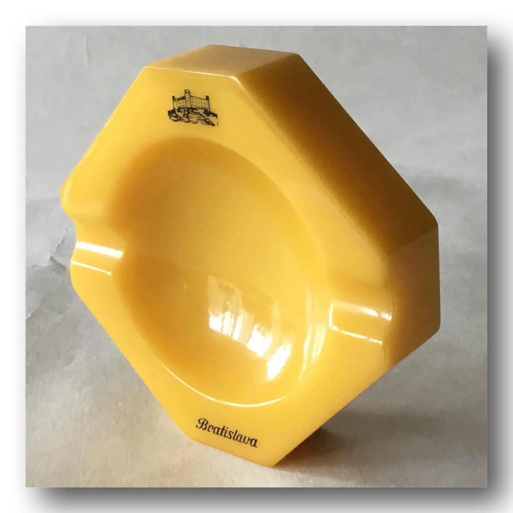 Vintage, Retro & Mid-Century Bakelite Ashtray