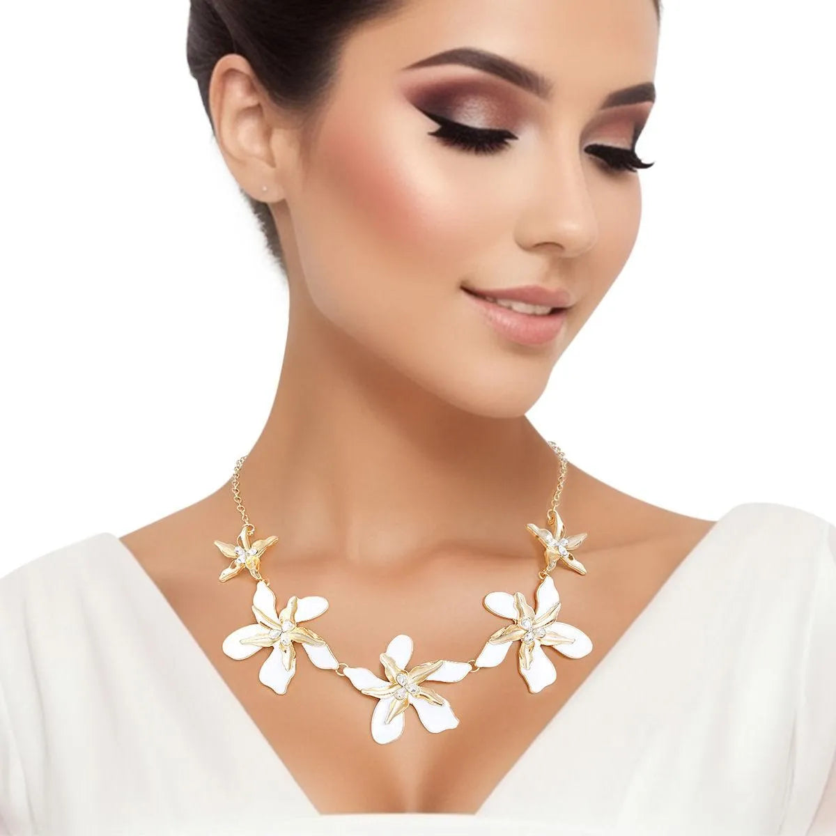 White Iris Necklace: Stunning Fashion Jewelry Jewelry Bubble