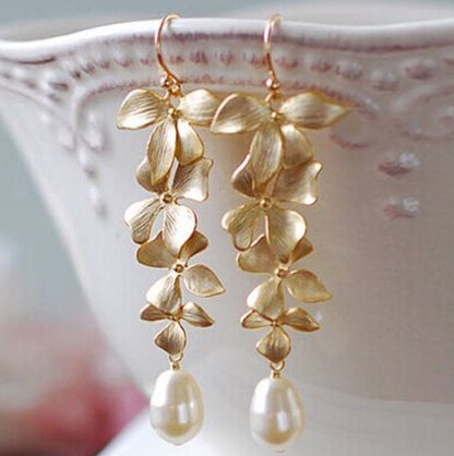 White Pearl Flower Dangle Earrings Jewelry Bubble