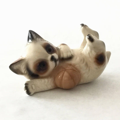 Adorable Vintage Ceramic Cat Figurine