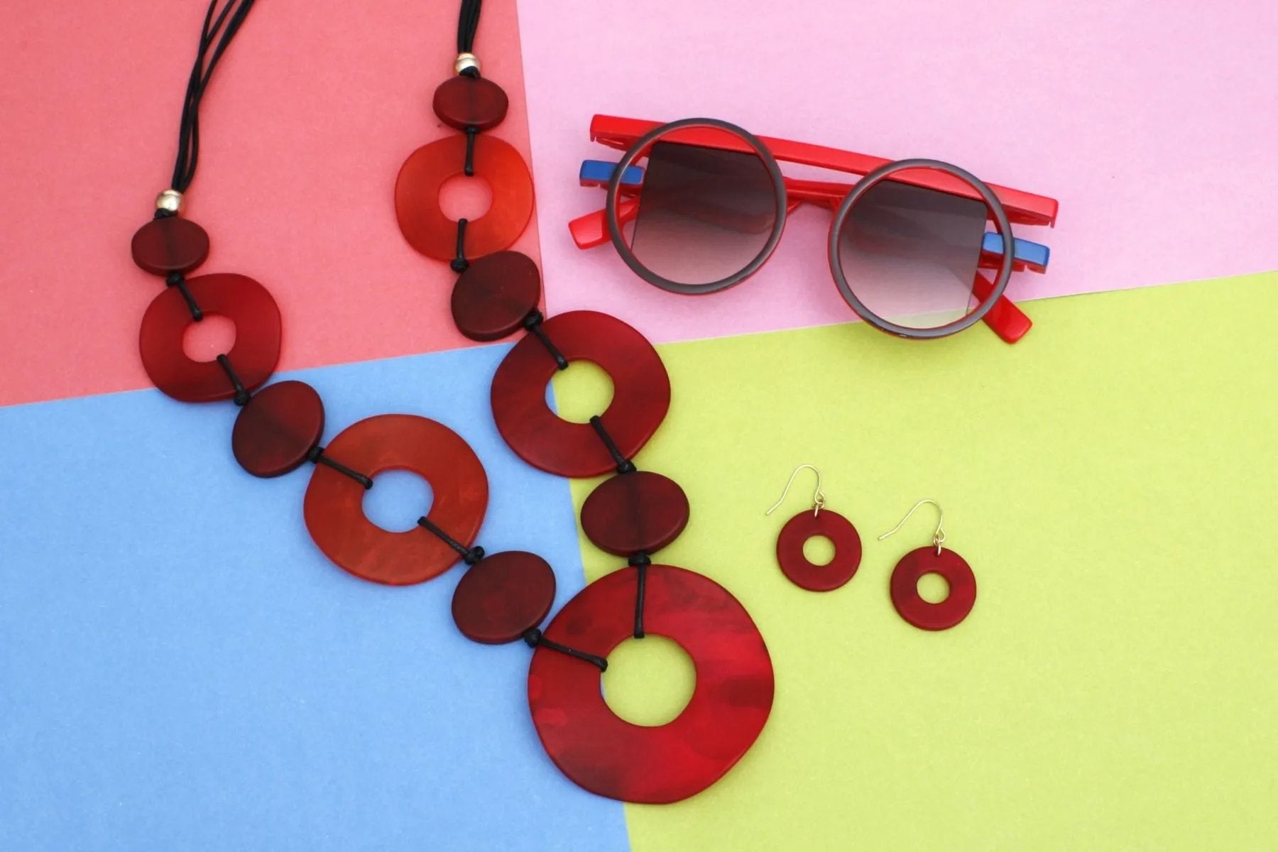 Red Acrylic Circle Necklace Graduated Red Ovals Statement Set