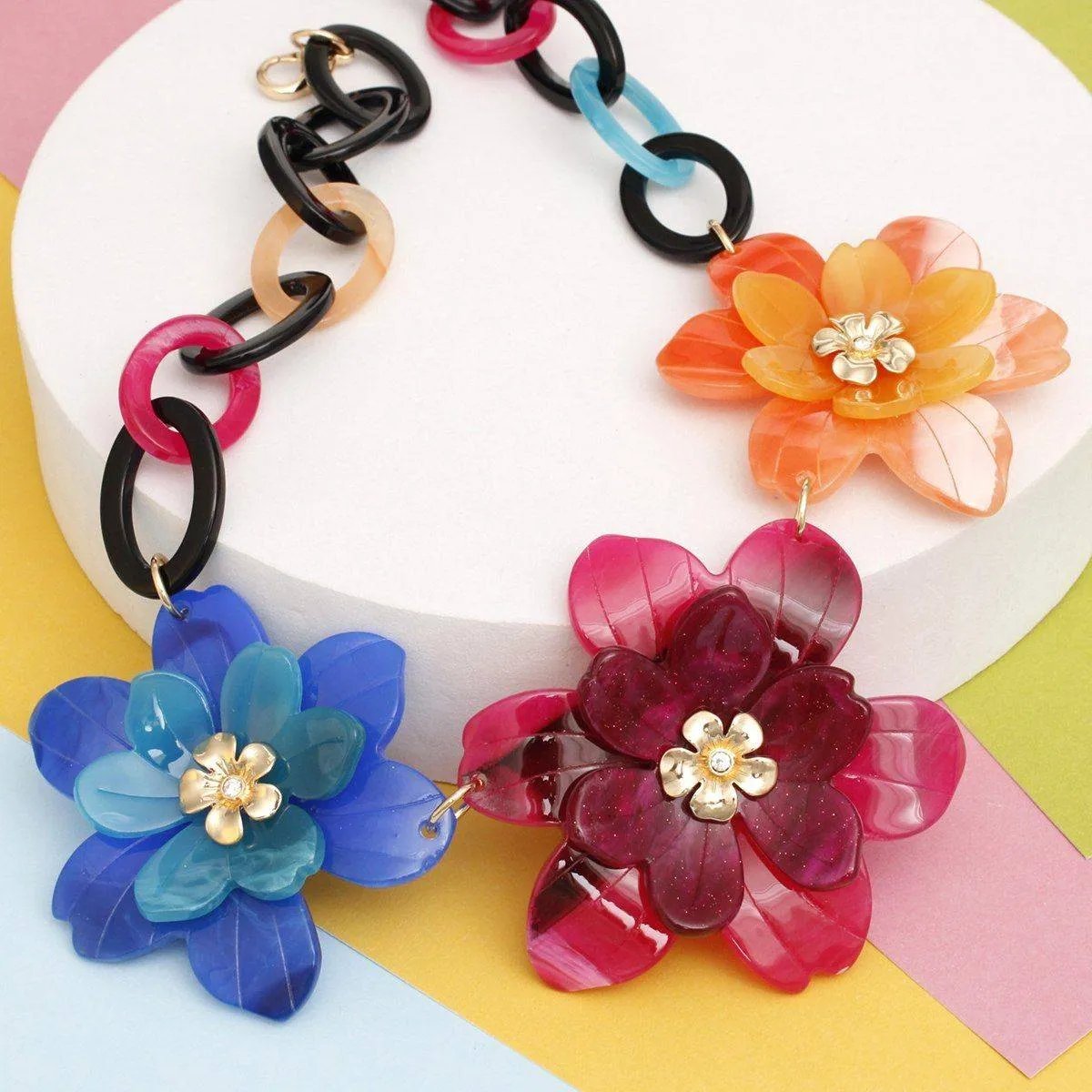 Marbled Flower Acrylic Necklace Set – Multicolor Dimensional Collar with Matching Earrings