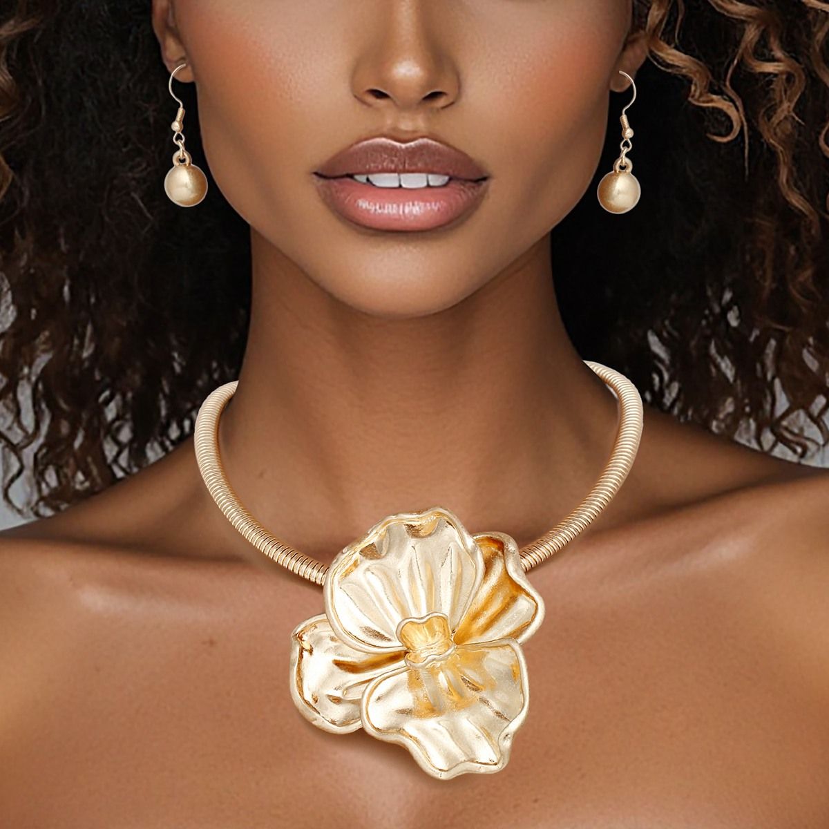 Sculptural Floral Gold Collar Necklace Set with Petal Pendant and Earrings