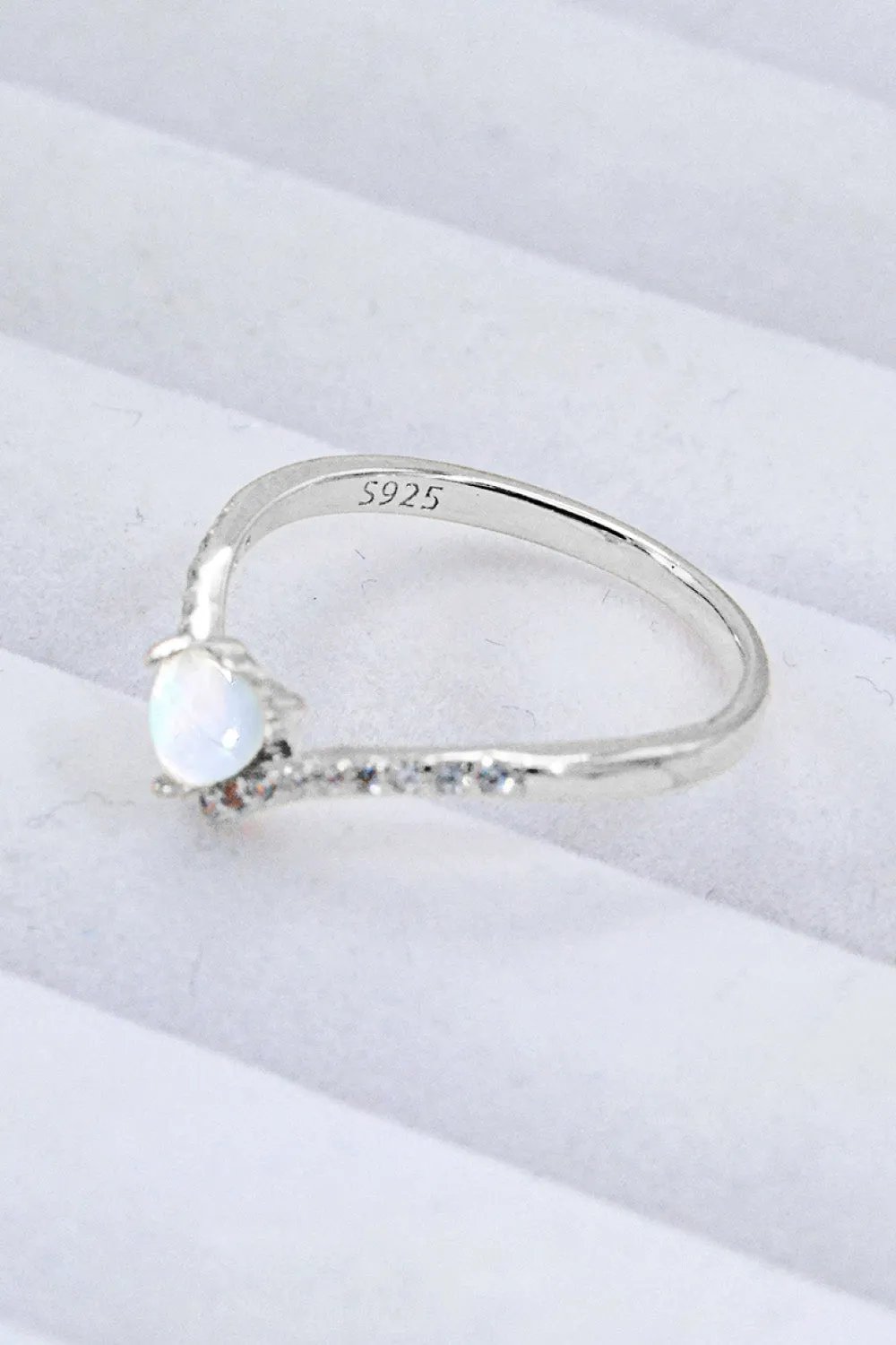 Moonstone Heart Ring - Modern Minimalist Design in S925 Sterling Silver