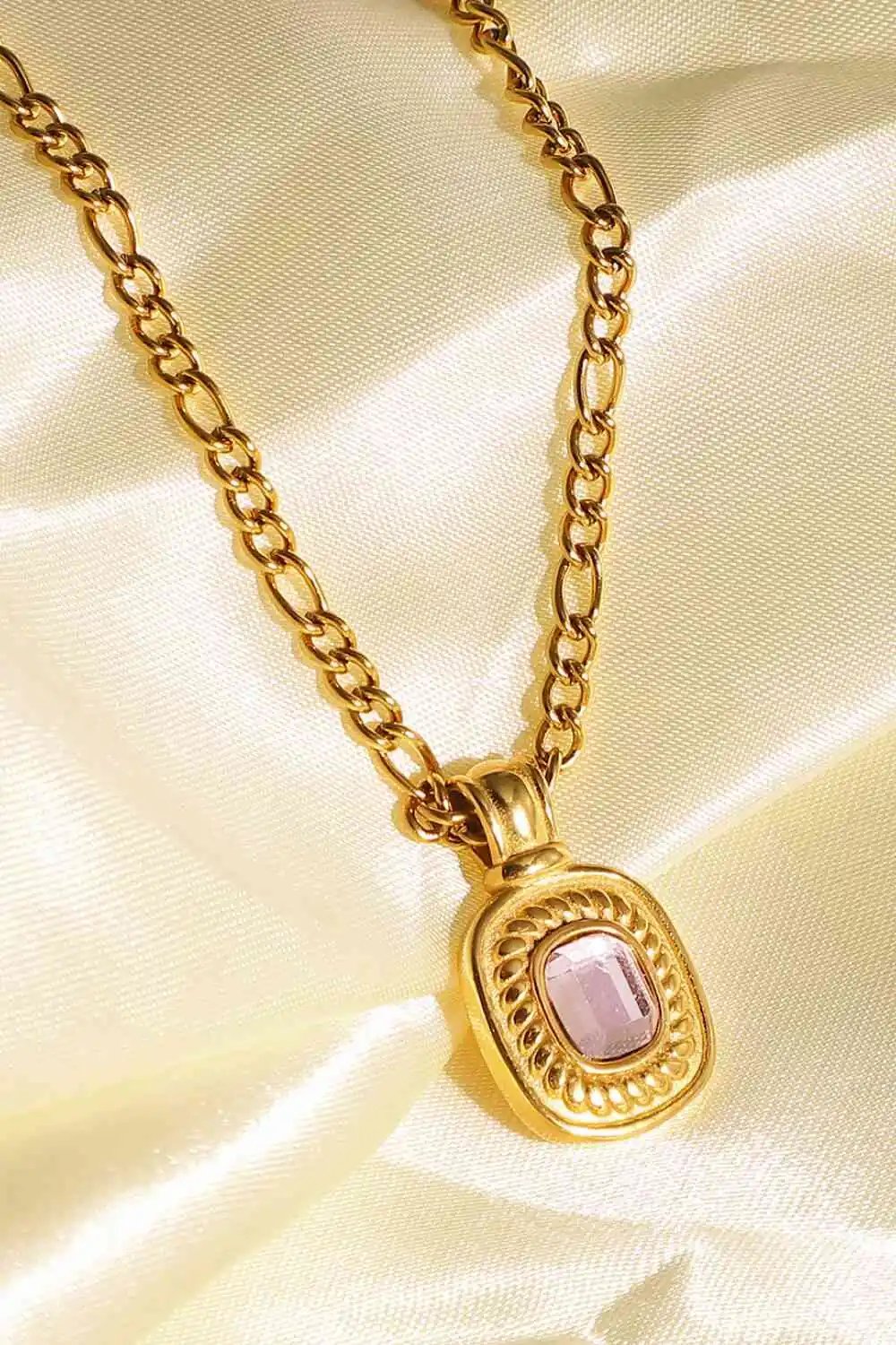 Elegant Rhinestone Pendant Necklace - Gold Fashion Jewelry for Women