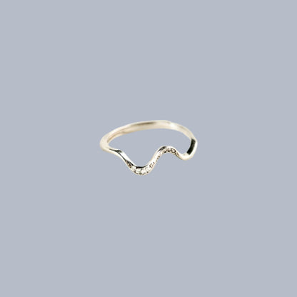 Minimalist Wave Ring – Dainty Sterling Silver