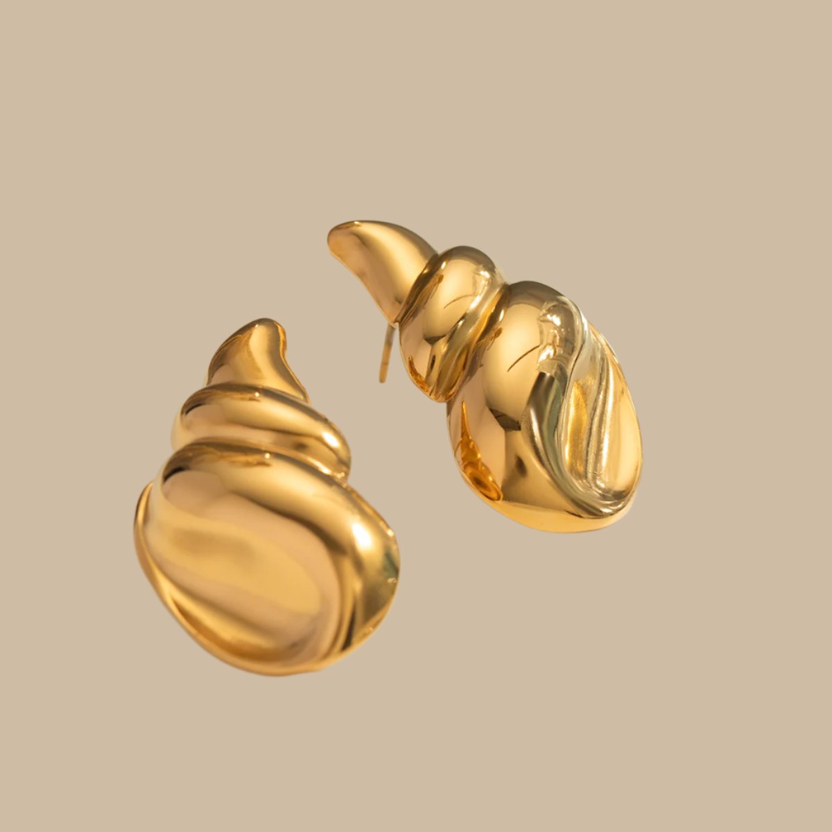 Gold Scallop Earrings for Classic & Versatile Style