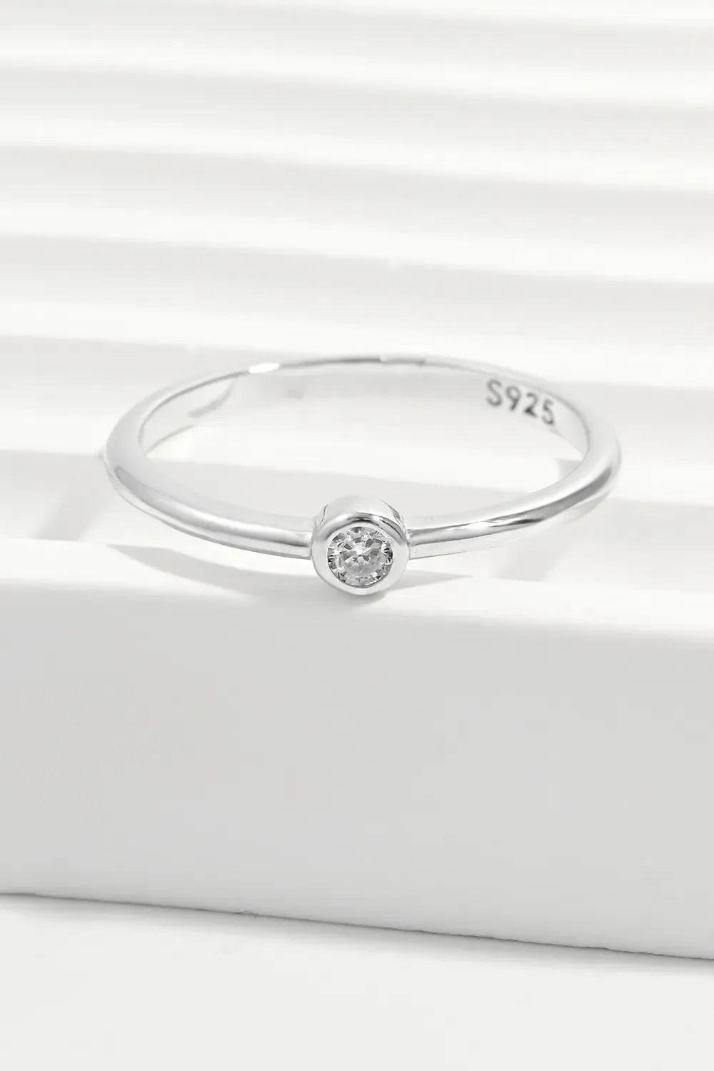 Jewelry Bubble Platinum-Plated S925 Sterling Silver Solitaire Ring with Inlaid Zircon