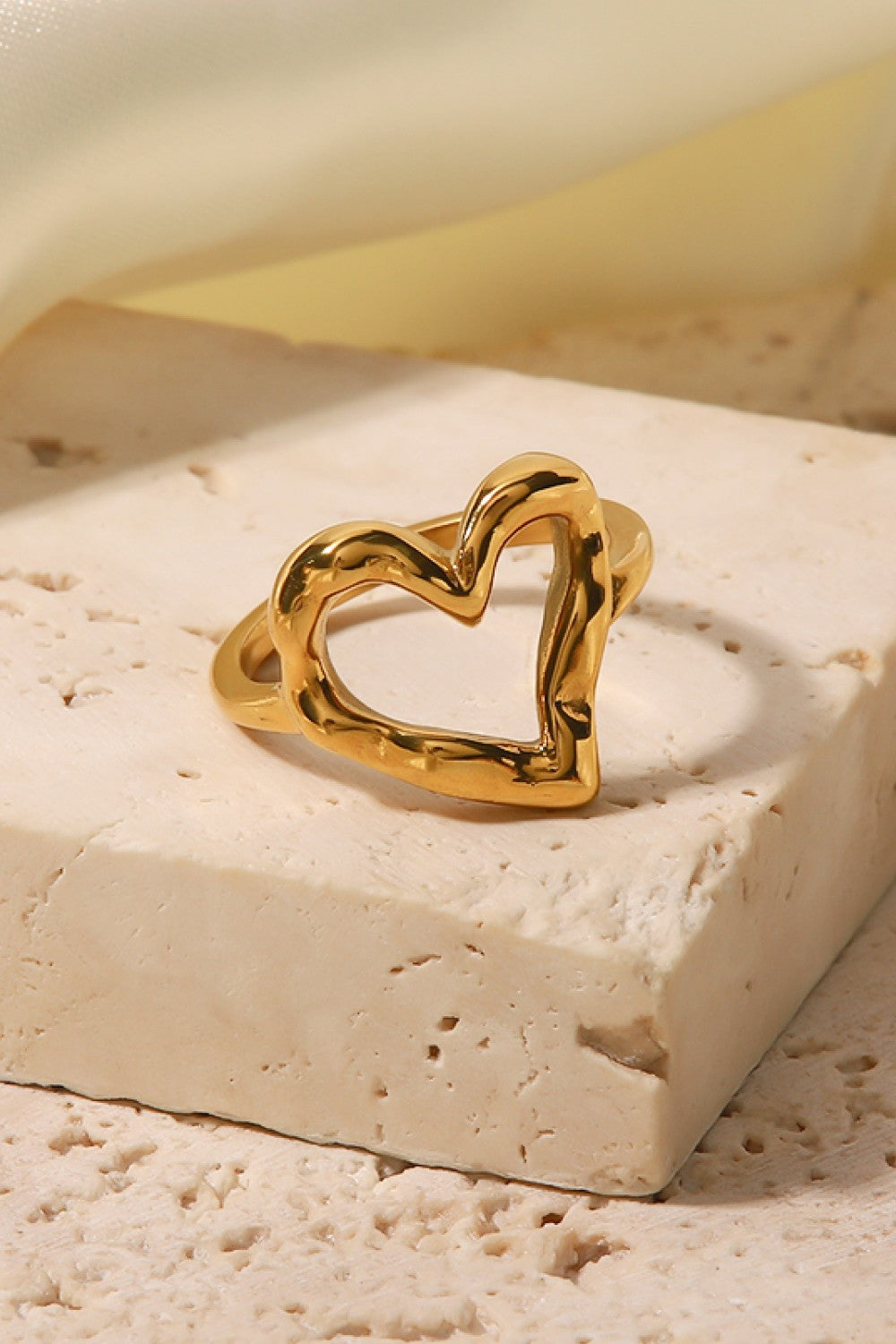 Elegant 18K Gold Plated Open Heart Ring