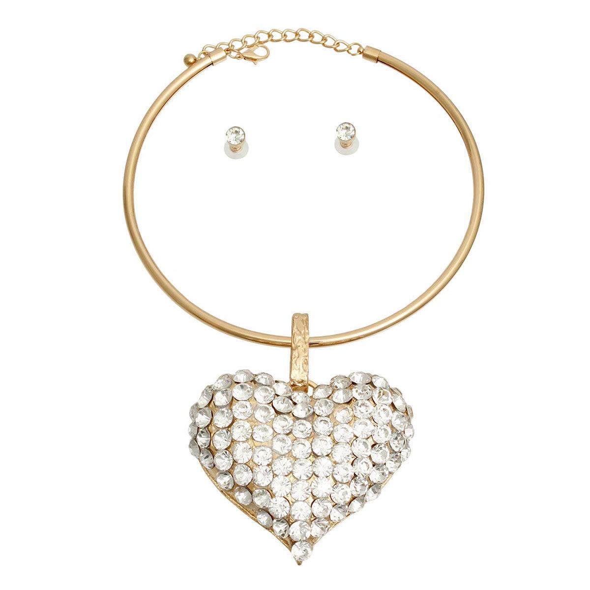 Extra Stunning: Gold-tone Necklace with Rhinestone Heart Set