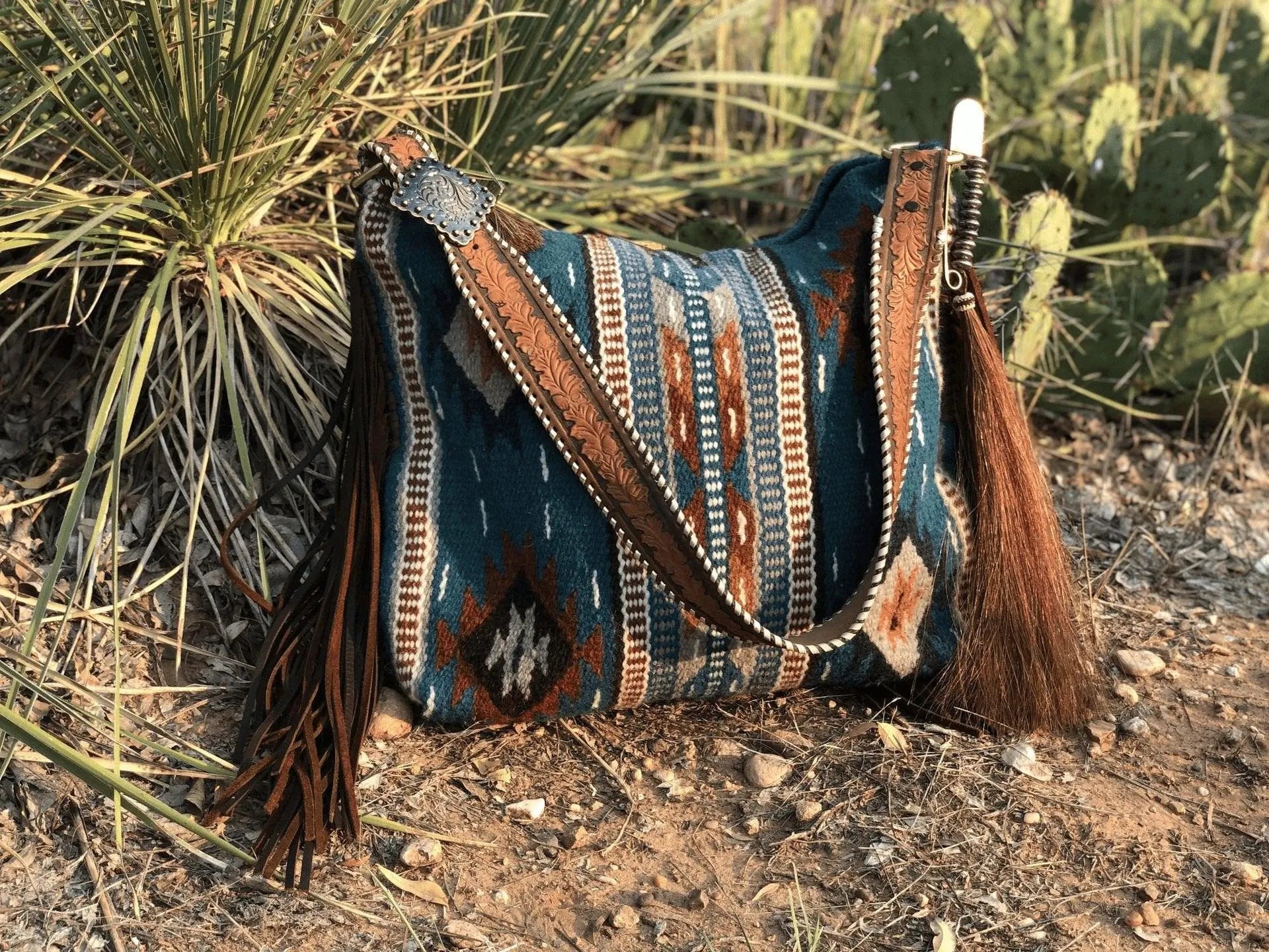 Fringe Shoulder Bag Retro Inspired Style