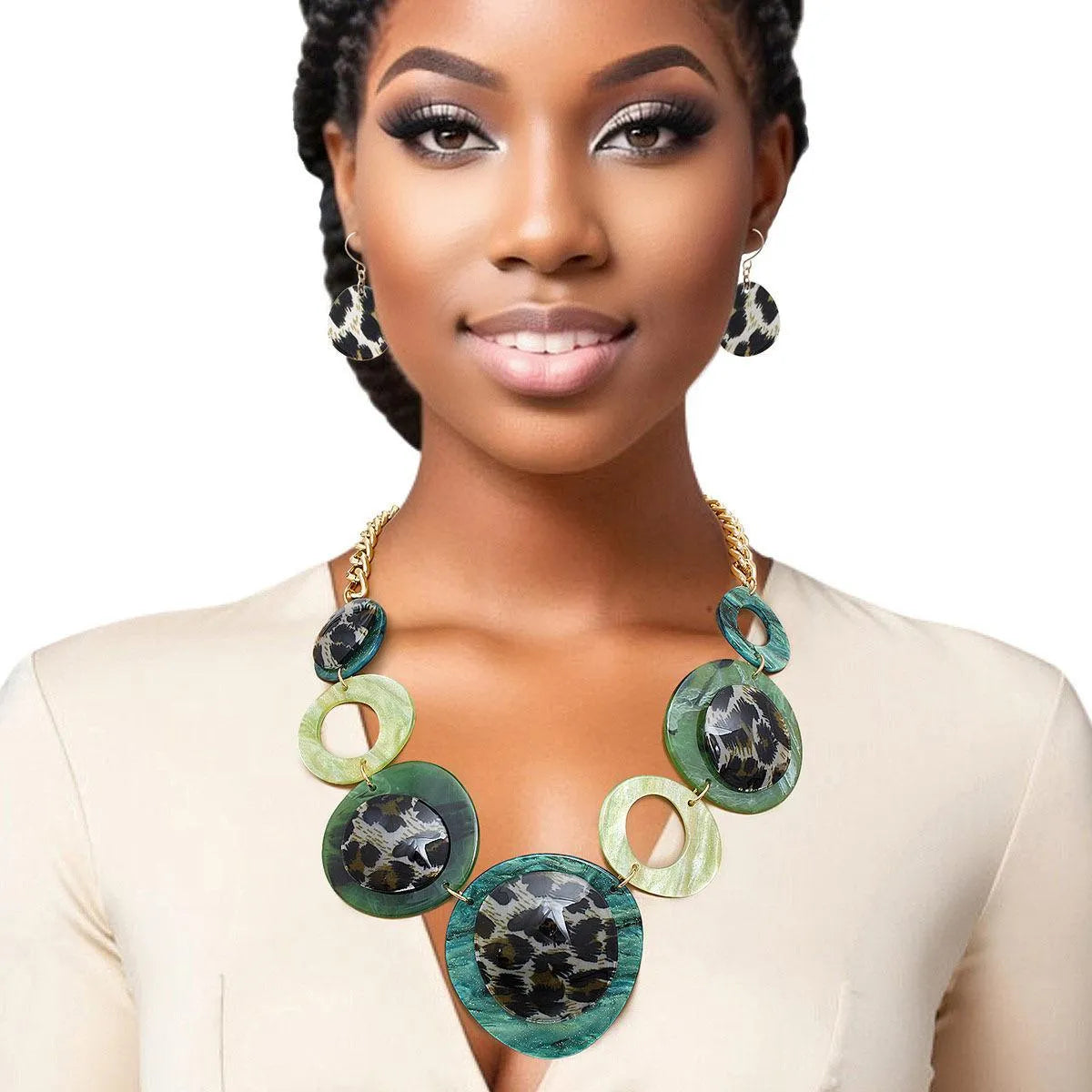 Green Necklace Set for Atomic Style Fashion Lovers