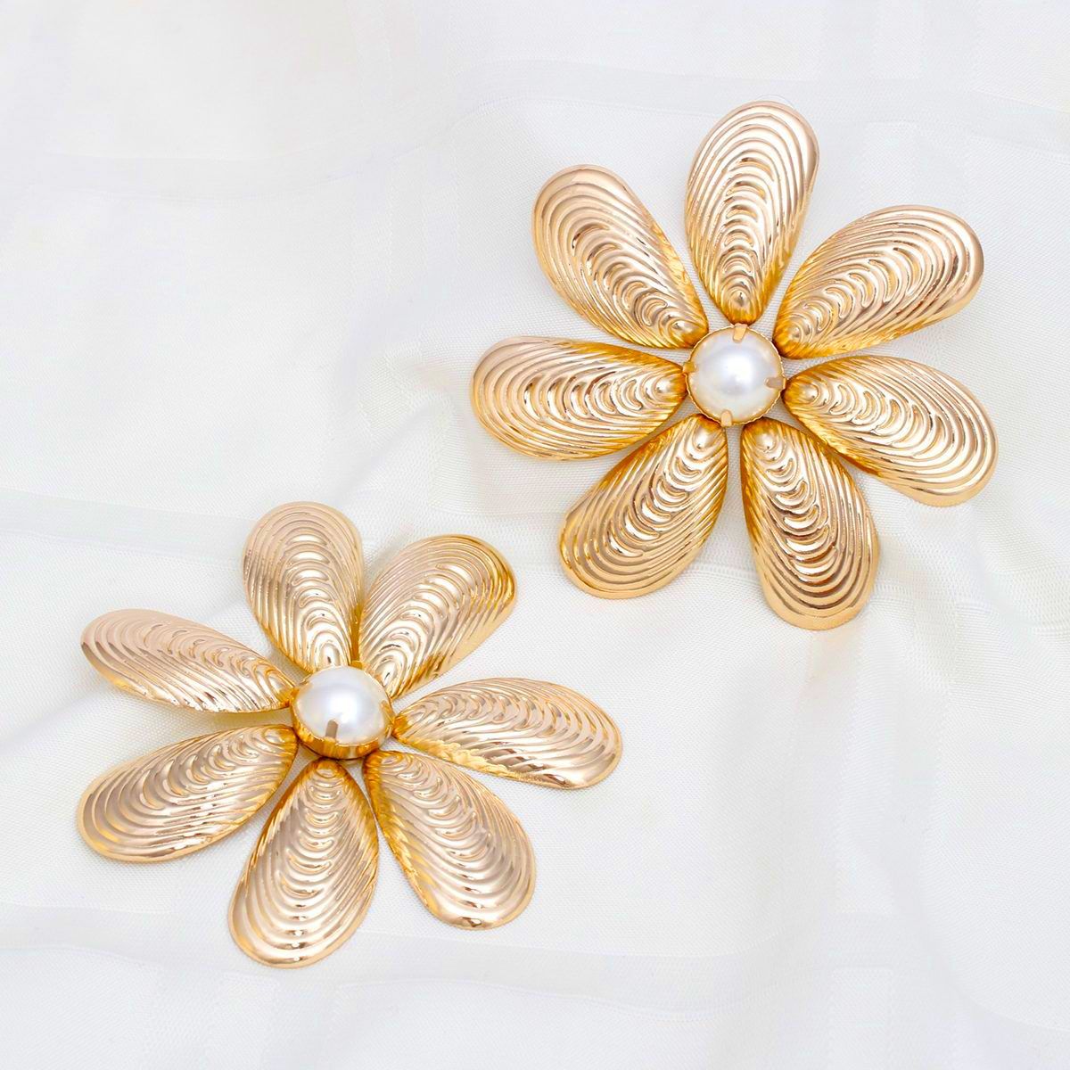 Gold Flower Stud Earrings Metal Shell-Like Sculptural Petals