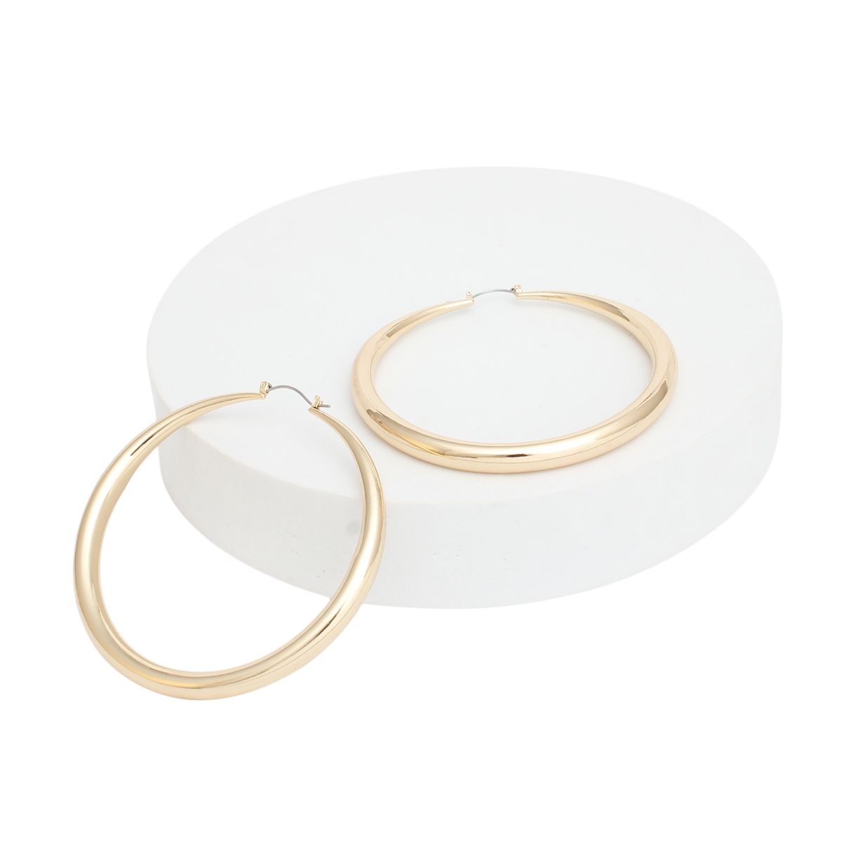Oversized Gold Hoop Earrings Bold Statement Jewelry for Trendy Women