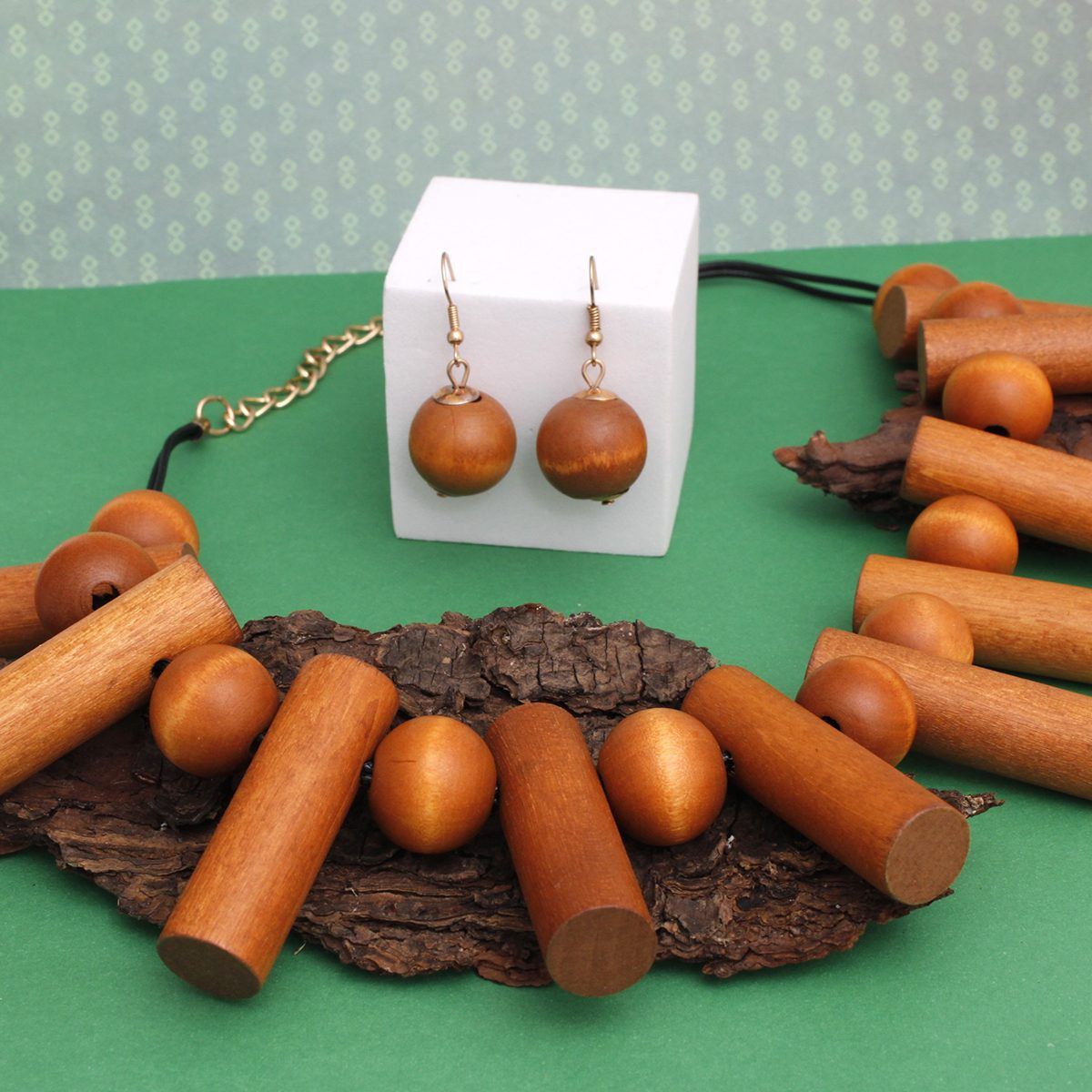 Brown Wood Bead Necklace Chunky Collar Set