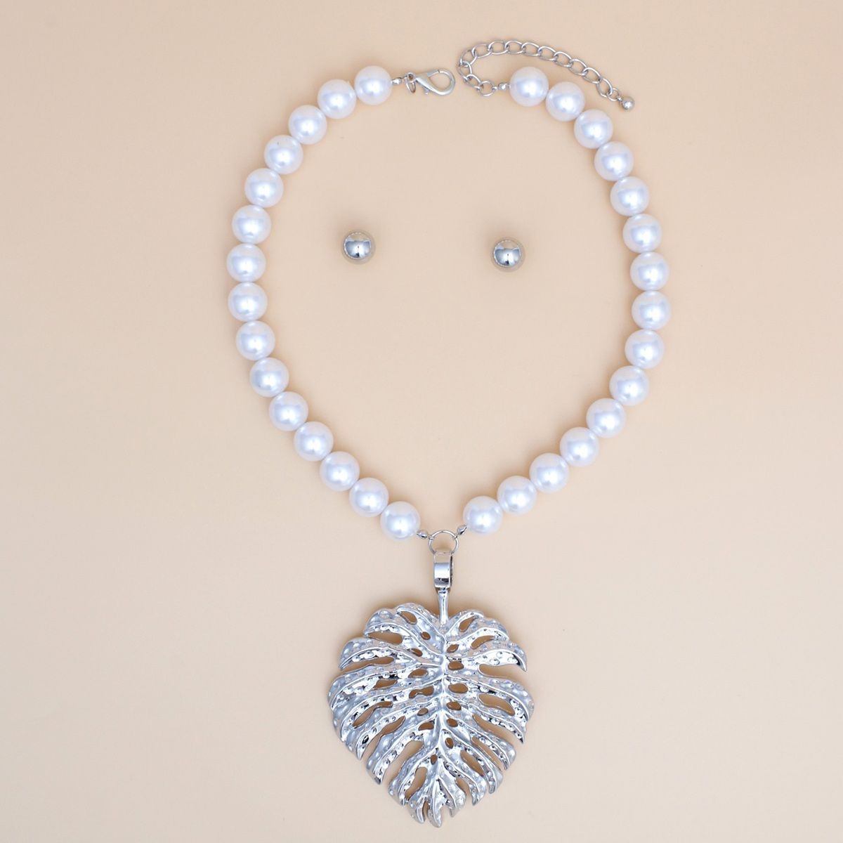 Oversized White Pearl Necklace Chunky Palm Leaf Pendant Set